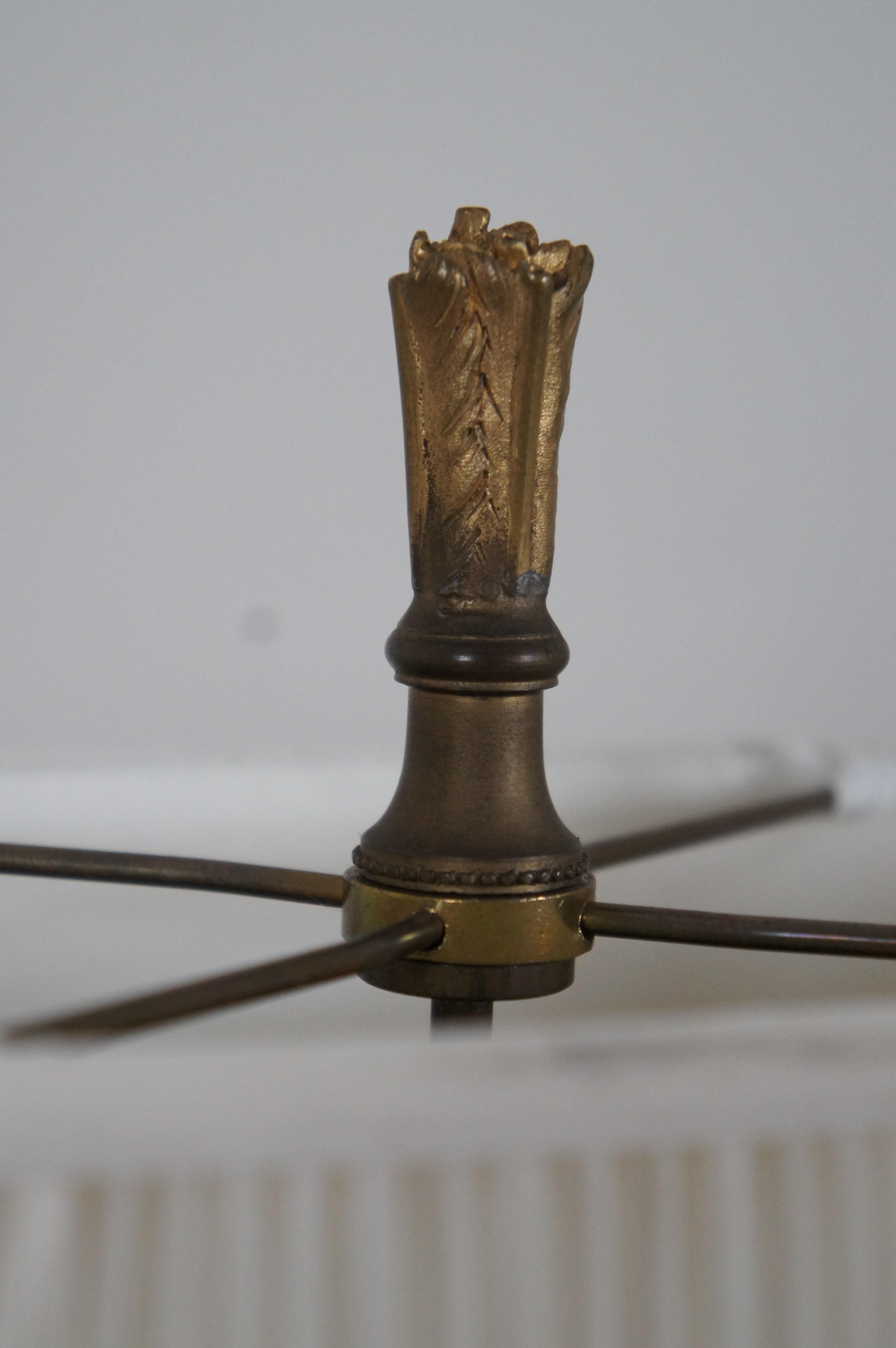 2 lampes de table bouillotte néoclassiques françaises anciennes en bronze doré et albâtre en vente 1