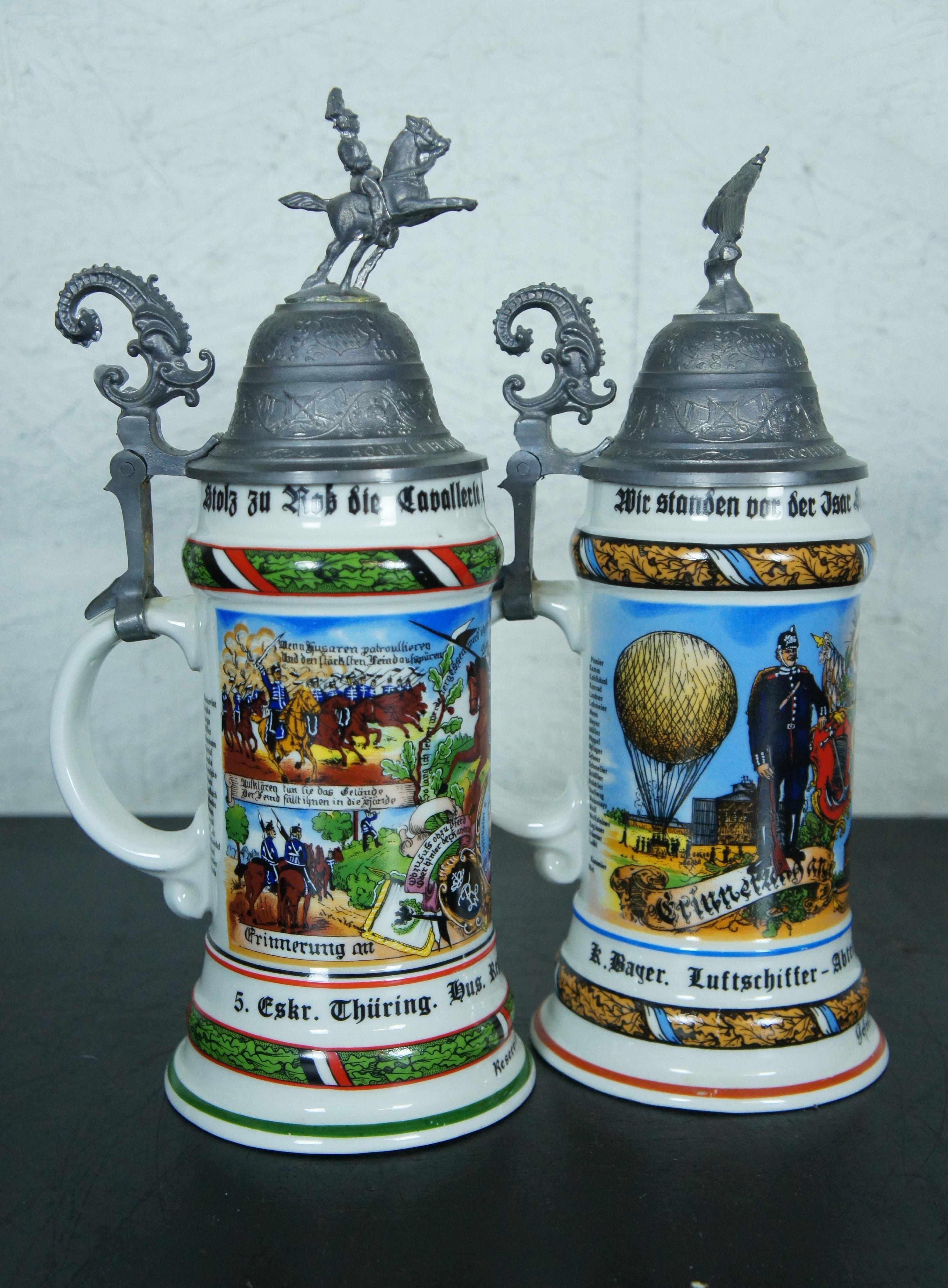 Métal 2 anciens Steins à bière à couvercle en porcelaine lithopane de la cavalerie régimentaire allemande de 12 pouces en vente