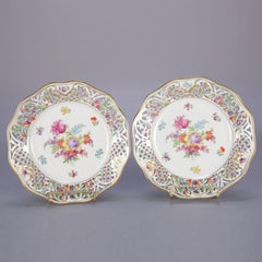 2 antike deutsche durchbrochene handbemalte & vergoldete florale Porzellanteller von Schumann