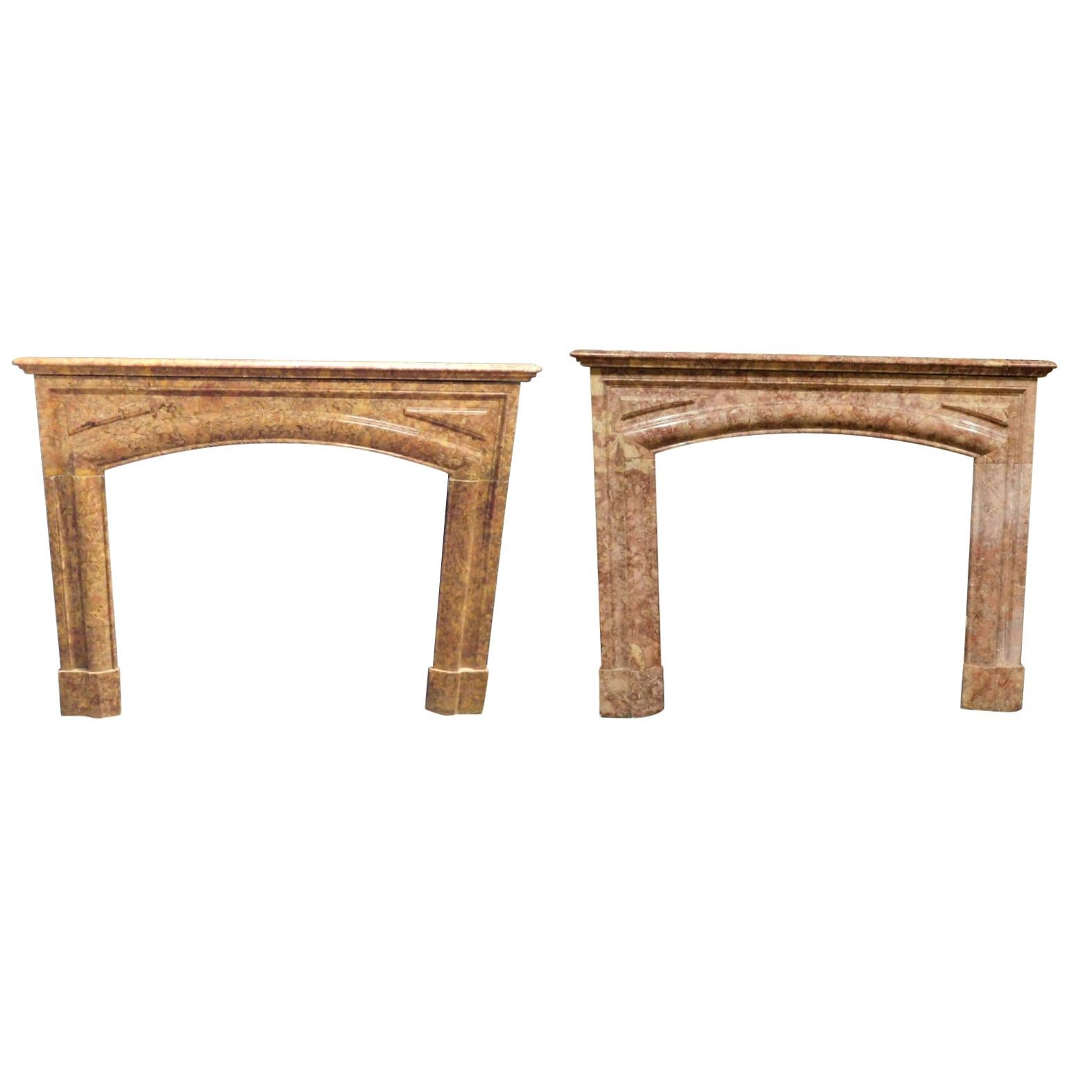 2 caminetti antichi identici, marmo rosso con bocca curva, fine 1800, Italia in vendita