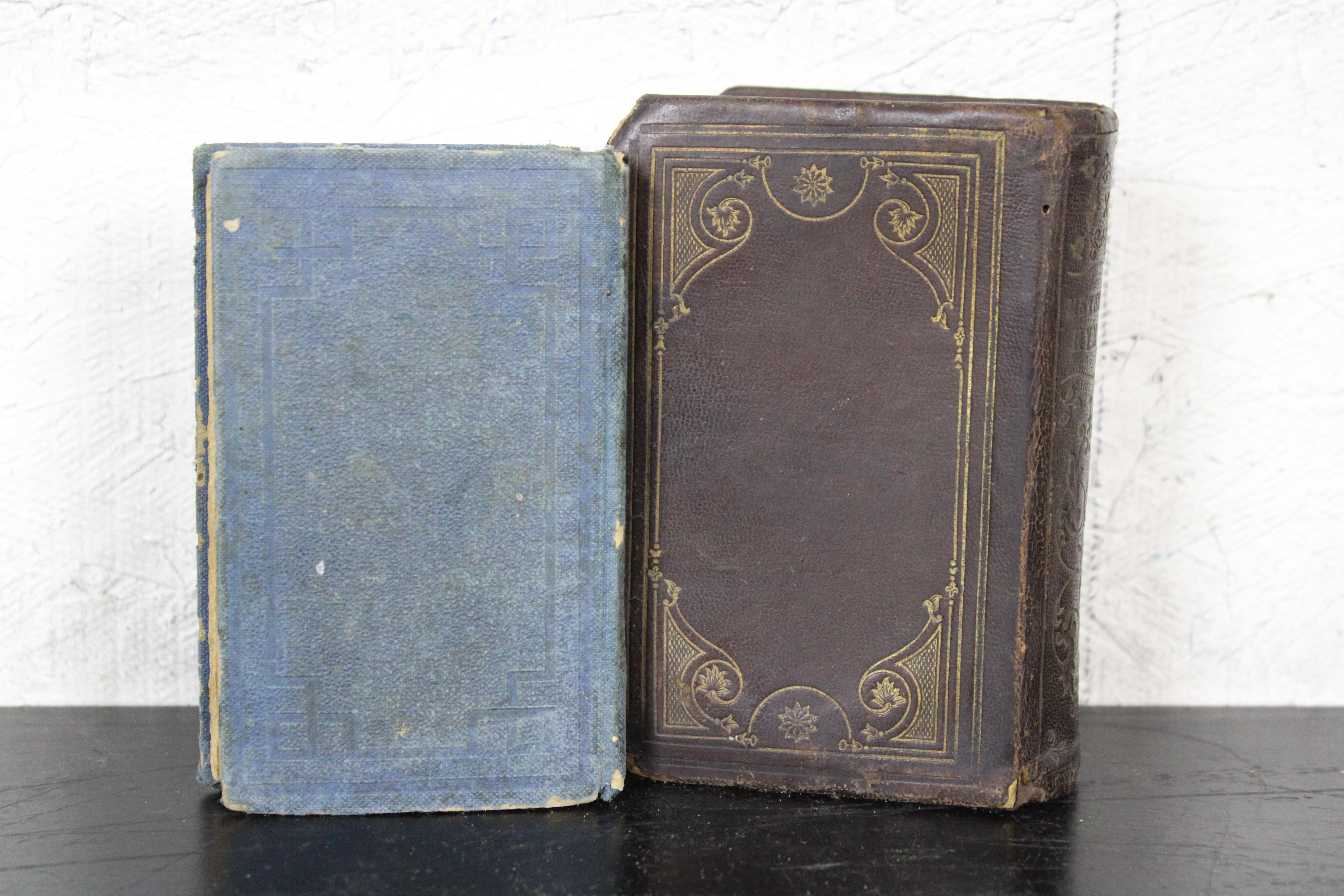 2 antike Miniatur-Leder- Methodistisches Hymnal & American School Hymn-Buch 4,5 (19. Jahrhundert) im Angebot