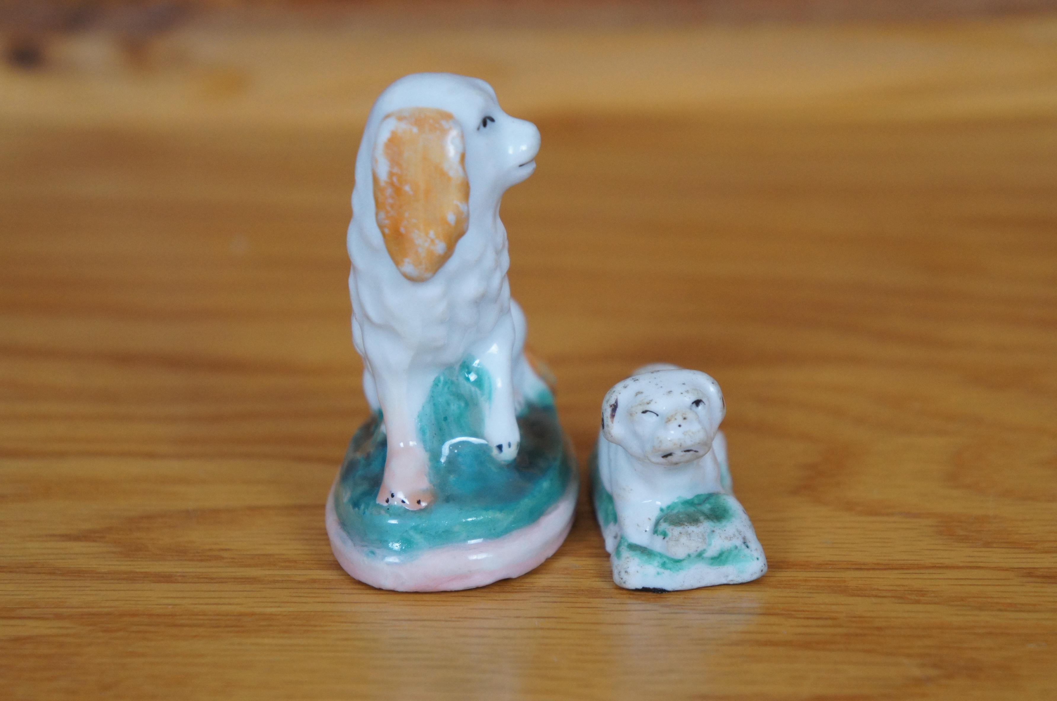 XX secolo 2 Antique Miniature Staffordshire Dogs King Charles Spaniel Bulldog 2