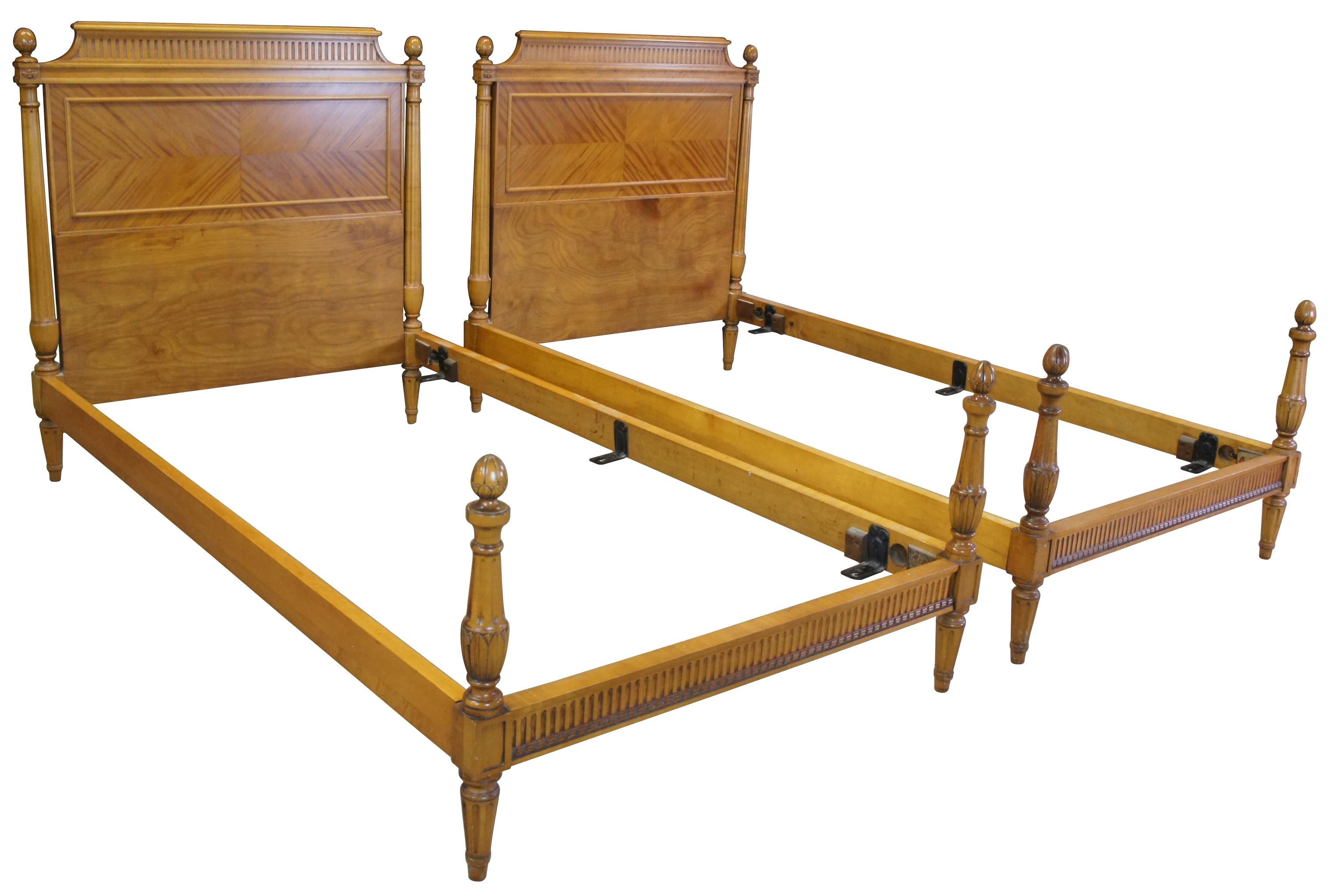 2 Antique Robert Irwin French Louis XVI Neoclassical Satinwood Twin Size Beds In Good Condition In Dayton, OH
