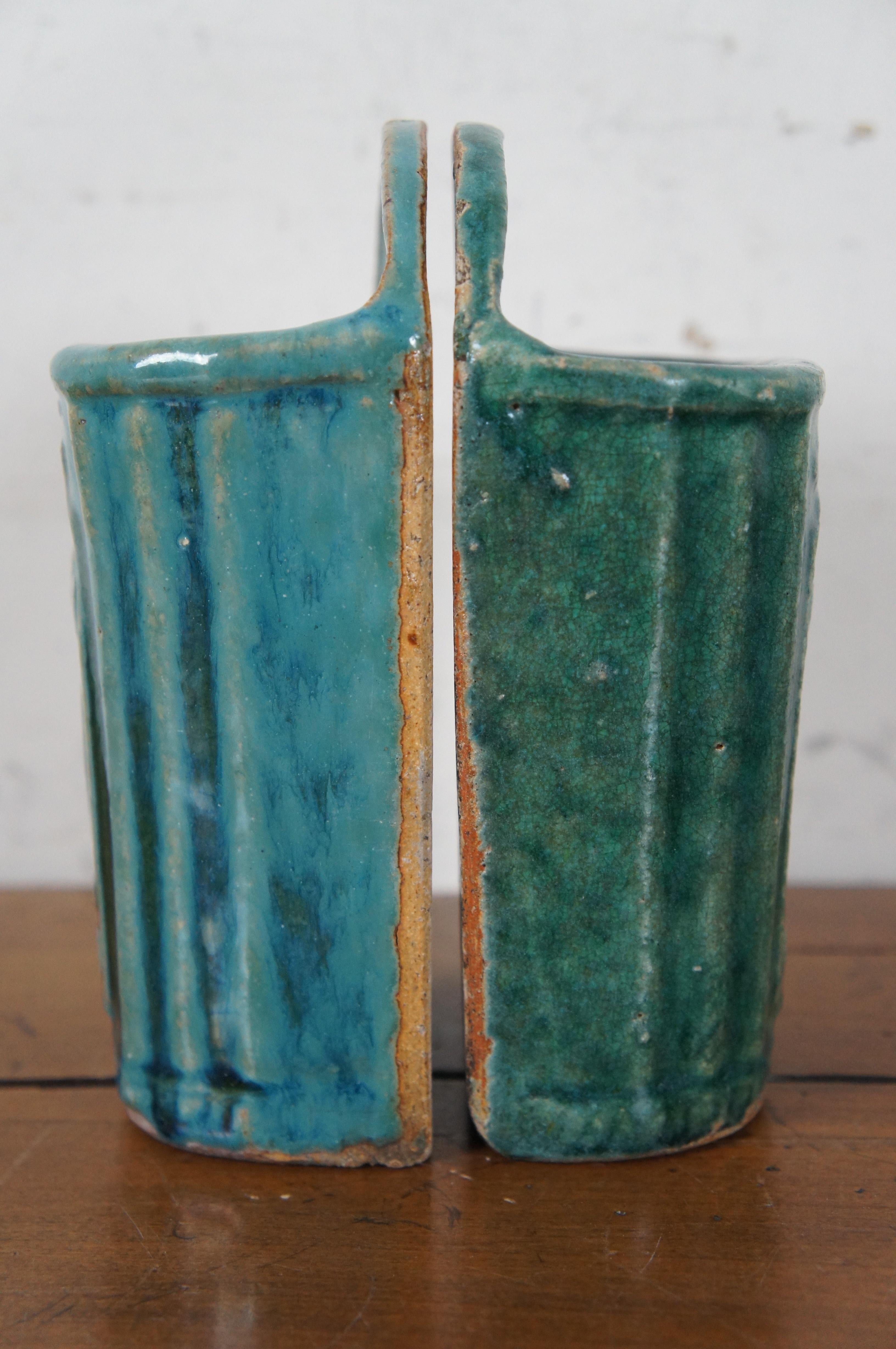 2 Antique Shiwan Chinese Glazed Green Ceramic Chopstick Holder Wall Pocket In Good Condition In Dayton, OH