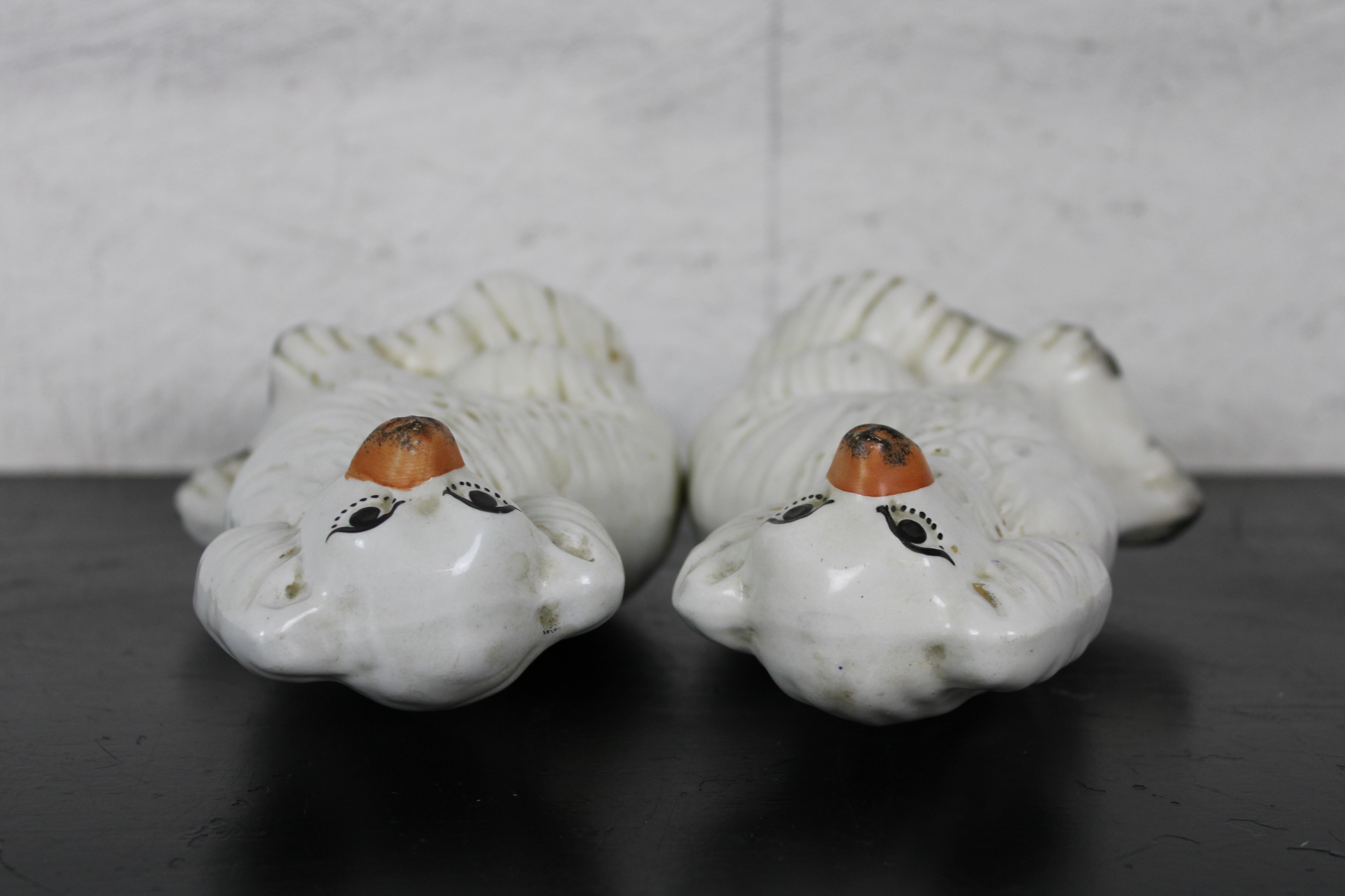 2 Antique Staffordshire Porcelain Spaniel Wally Dog Figurine Pair In Good Condition For Sale In Dayton, OH