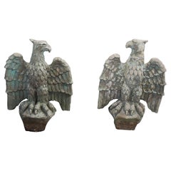 2 statues d'aigle opposé en pierre ancienne de jardin, 42 po.