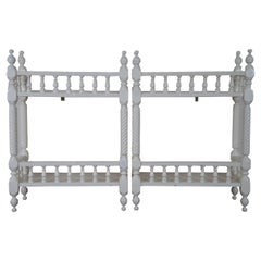 2 Antichi stand Etagere bianchi intagliati vittoriani Librerie scaffali a muro Boho Chic