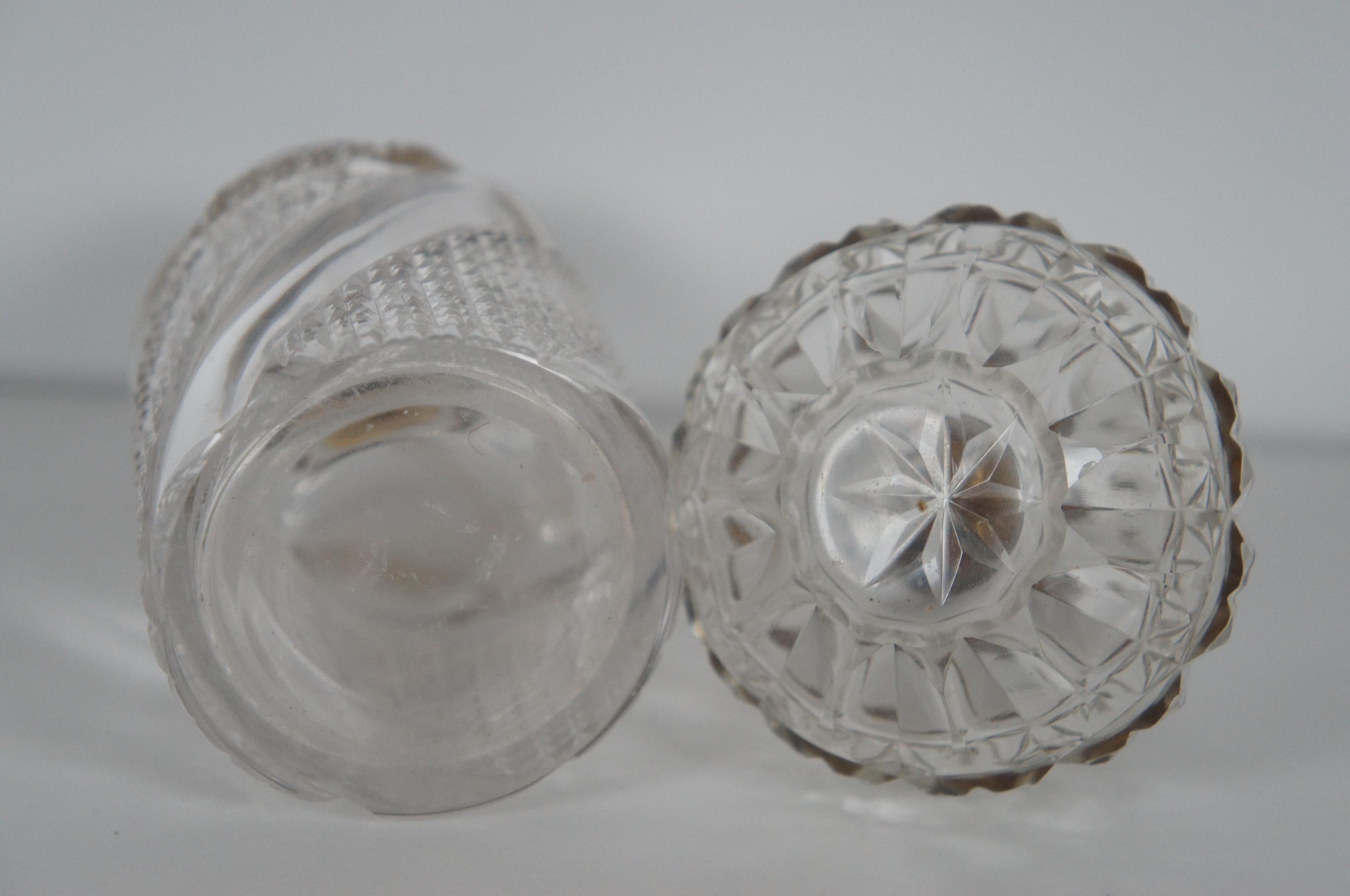 2 Antique Victorian Repousse Sterling Silver Top Cut Glass Perfume Scent Bottles In Good Condition In Dayton, OH