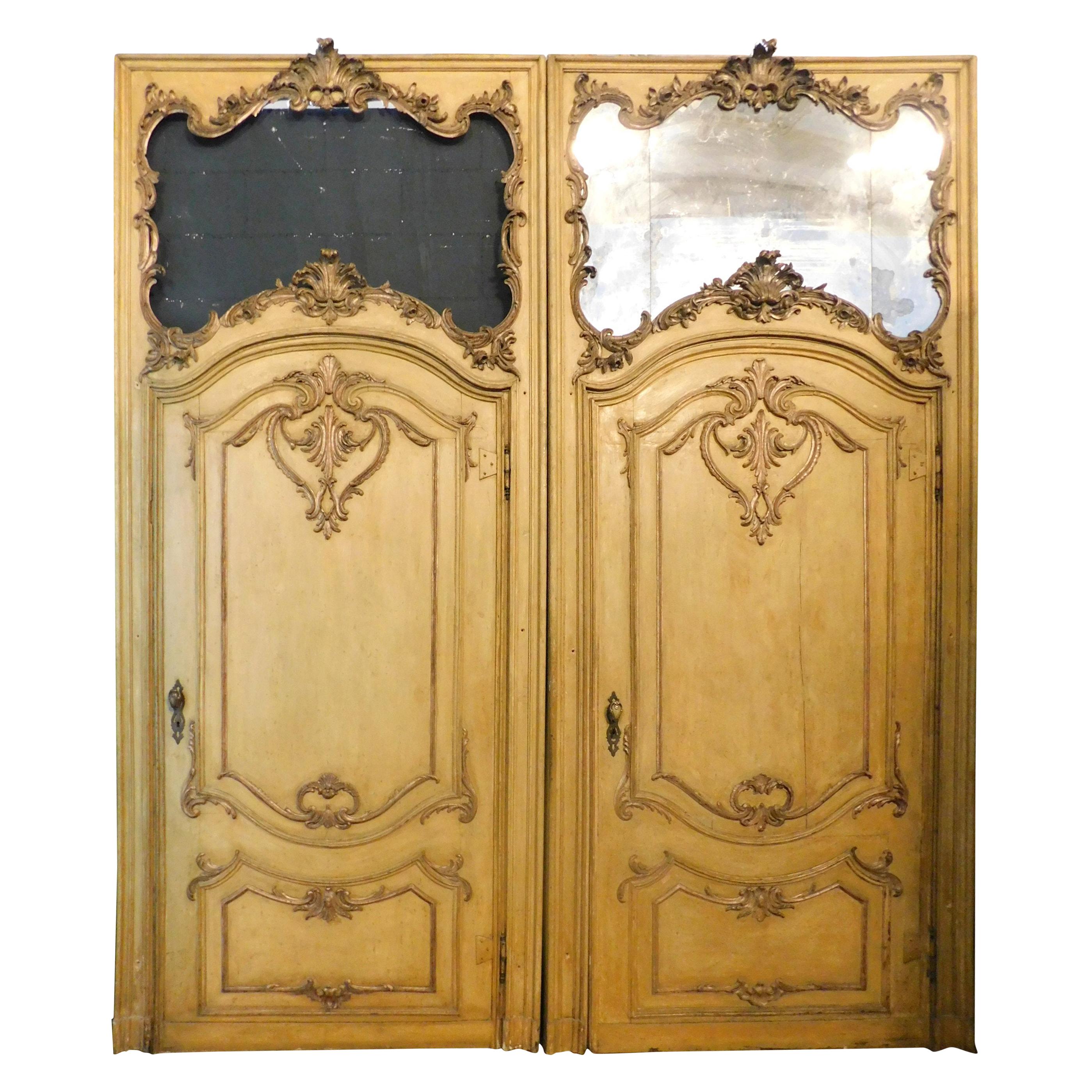 2 Antiques Baroque Doors Lacquered Yellow and Gilded, Mirror Updoor, 1700 Italy