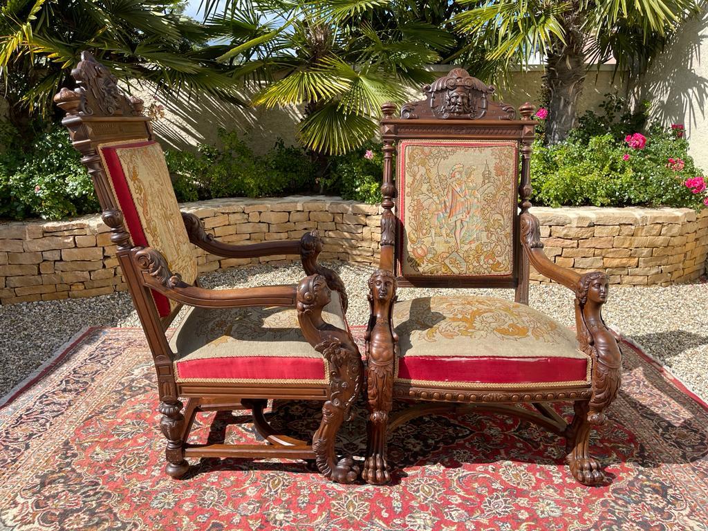 2 poltrone e 2 sedie in stile rinascimentale in noce 2