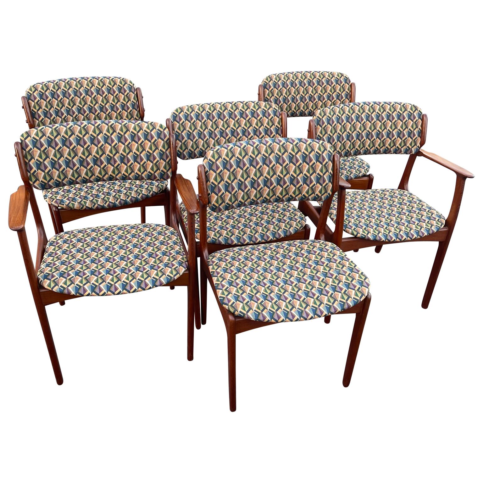 Scandinavian Modern Set of 6 Danish Dining Chairs by Domus Odense, Denmark Scandinavia