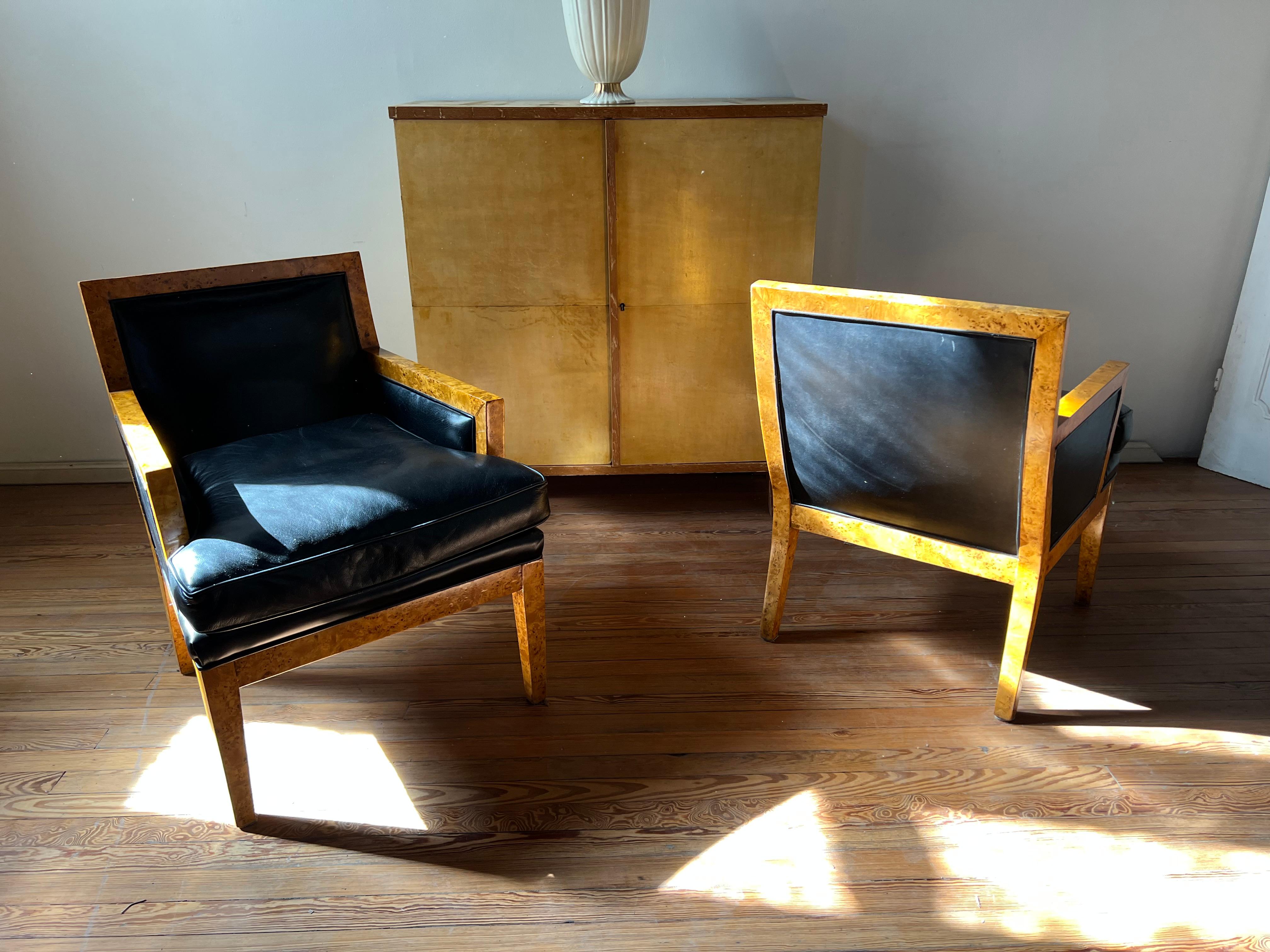 2 Armchairs Art Deco in leather and wood , France, 1930 In Good Condition For Sale In Ciudad Autónoma Buenos Aires, C