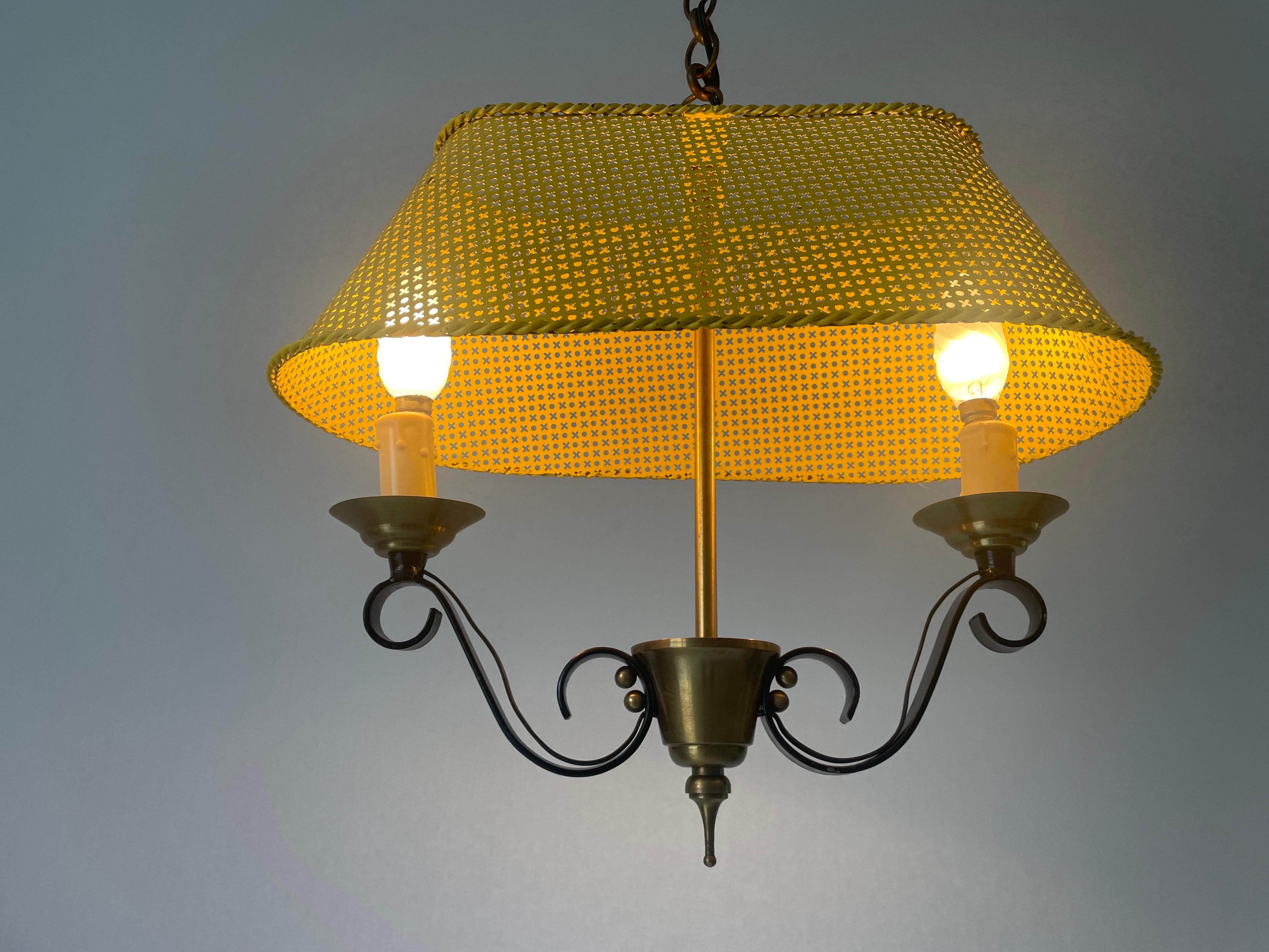 Lampada da soffitto francese a 2 bracci con grande paralume giallo, anni '50, Francia in vendita 4