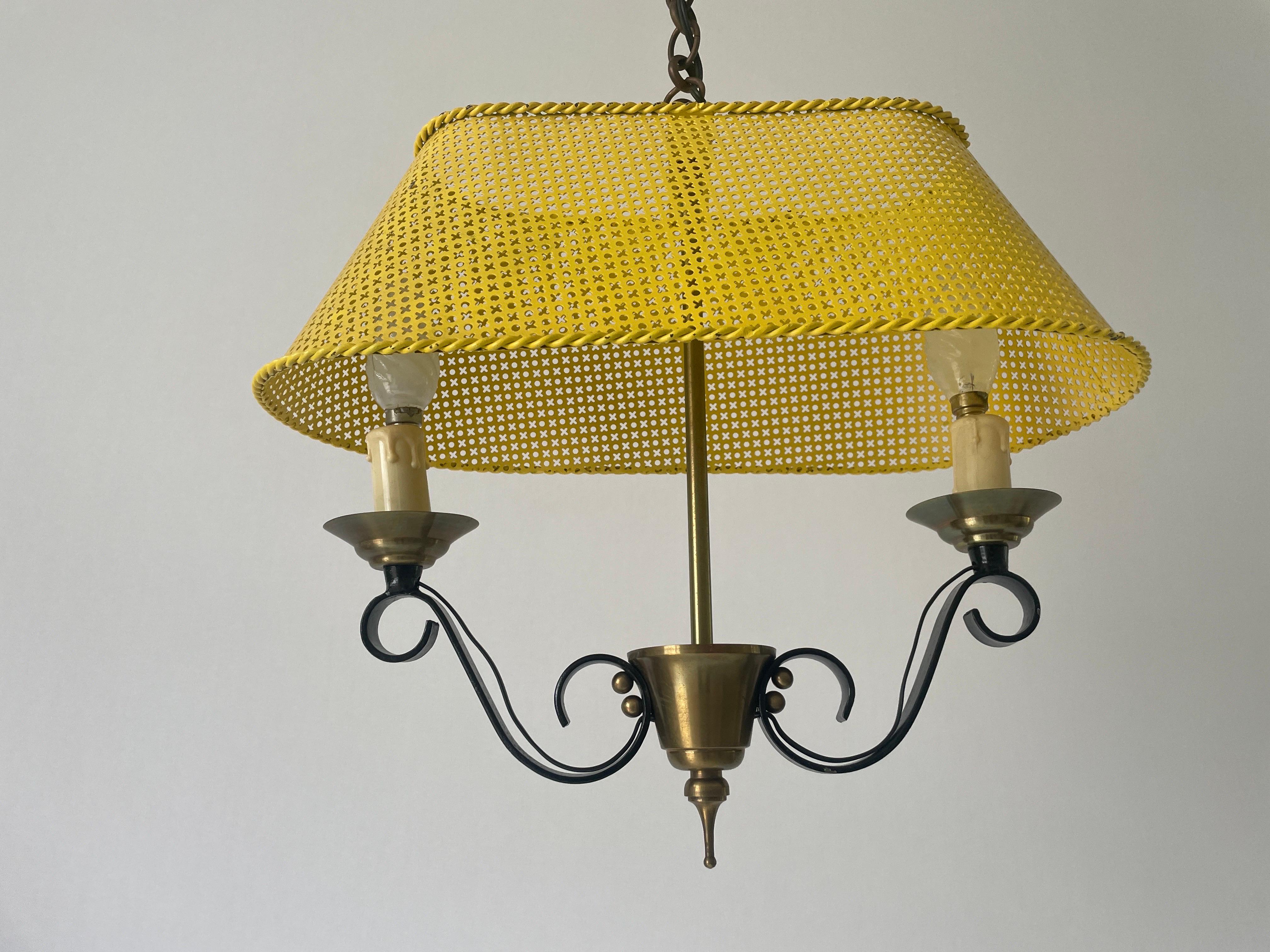 Mid-Century moderno Lampada da soffitto francese a 2 bracci con grande paralume giallo, anni '50, Francia in vendita