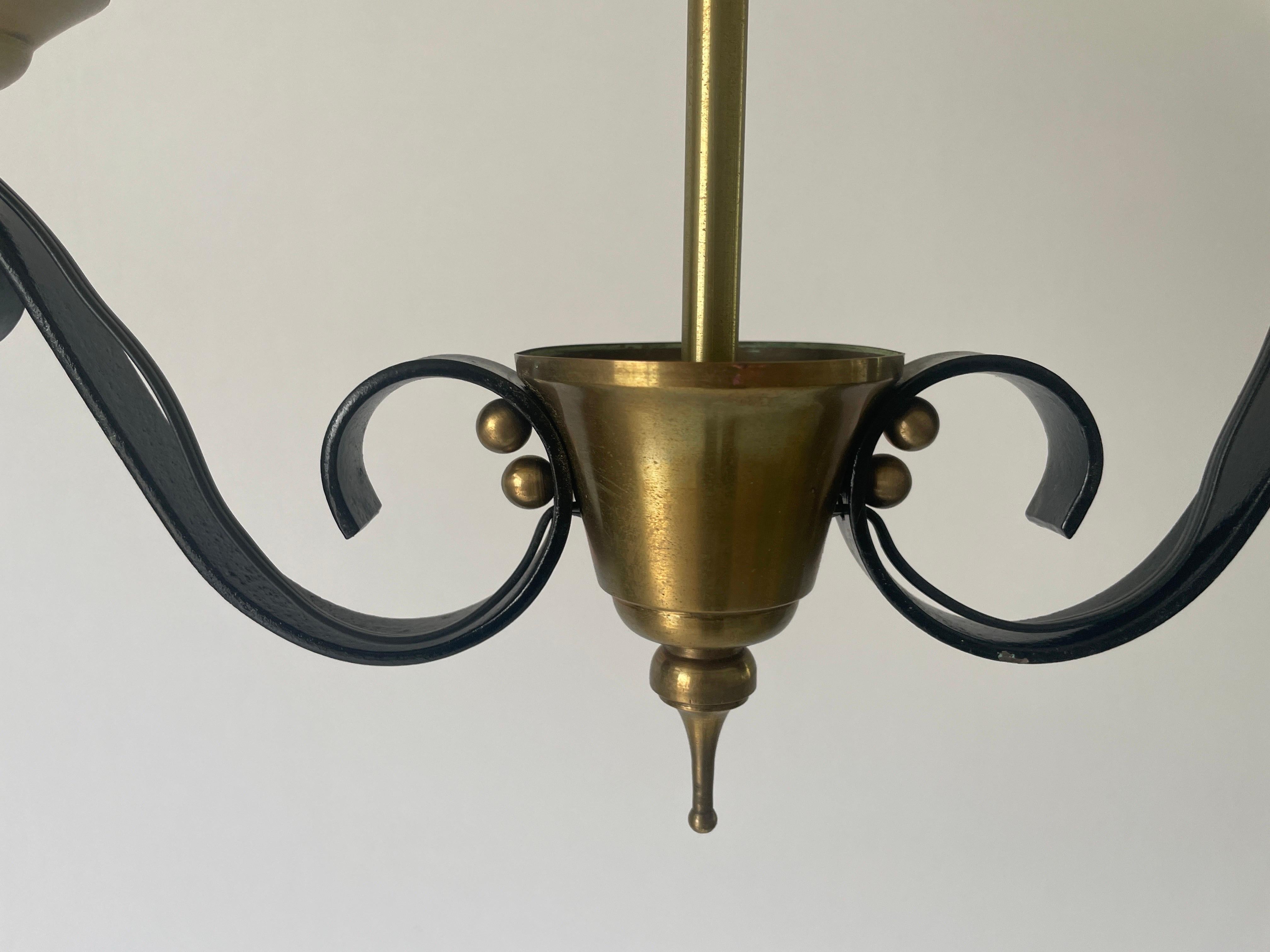 Ottone Lampada da soffitto francese a 2 bracci con grande paralume giallo, anni '50, Francia in vendita