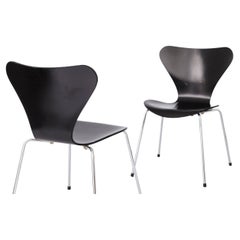 2 Sedie Arne Jacobsen, modello 3107, anni '80, per Fritz Hansen, Danimarca