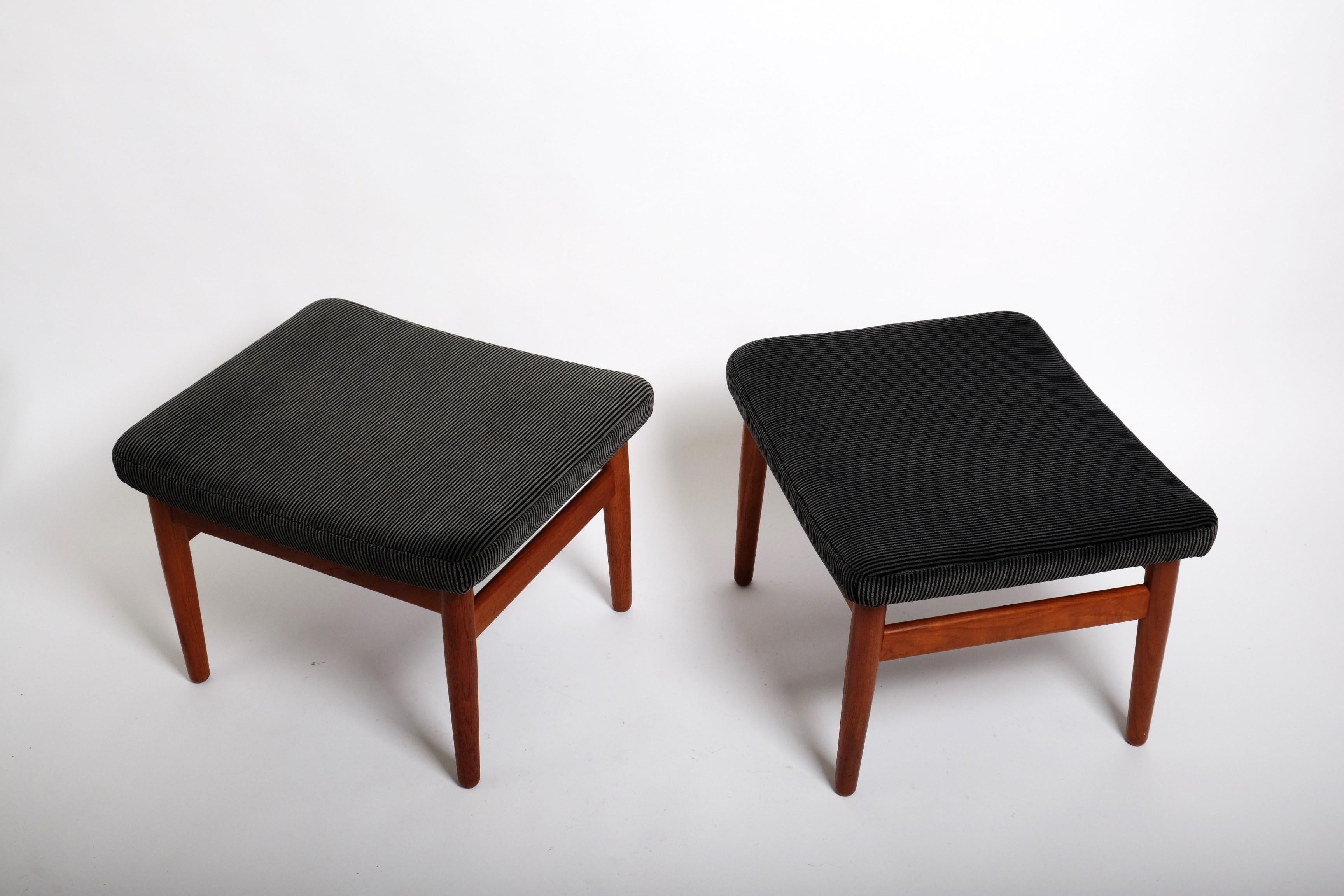 Deux tabourets du milieu du siècle par Arne Vodder FD164 Ottomans France & Son, Danemark Années 1960 en vente 3