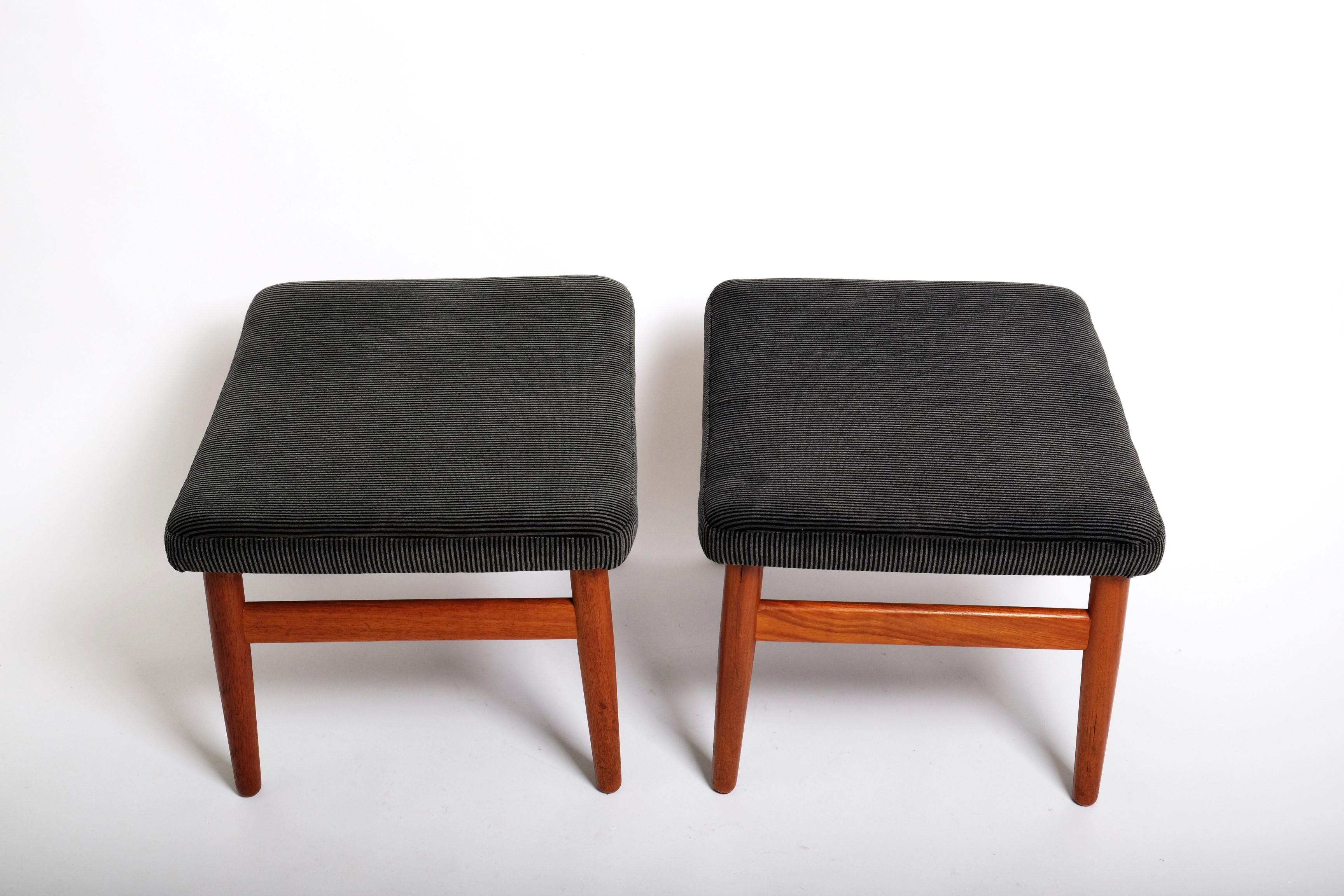Upholstery Two Mid-Century Stools by Arne Vodder FD164 Ottomans France & Son, Denmark 1960s For Sale