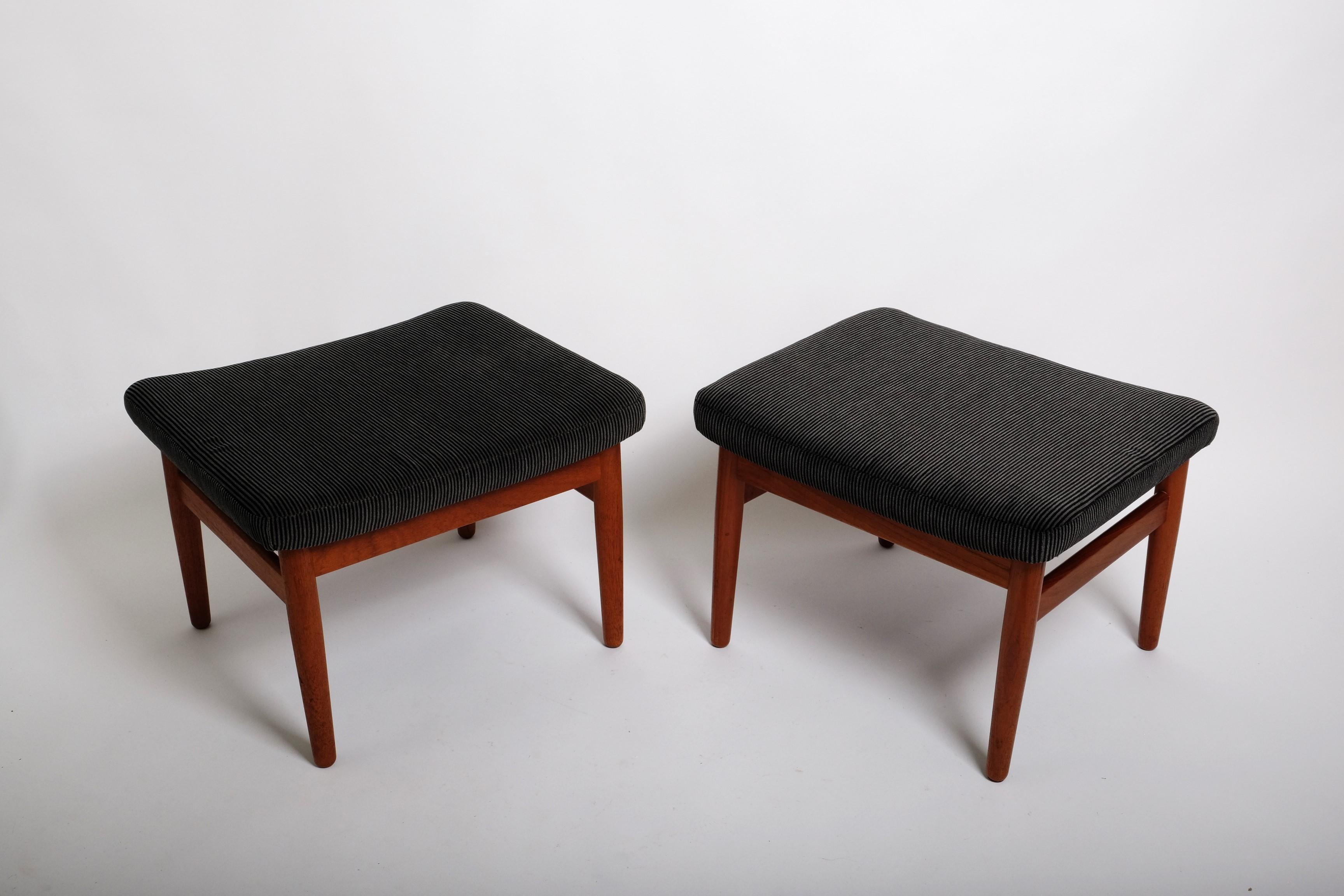 Two Mid-Century Stools by Arne Vodder FD164 Ottomans France & Son, Denmark 1960s For Sale 2