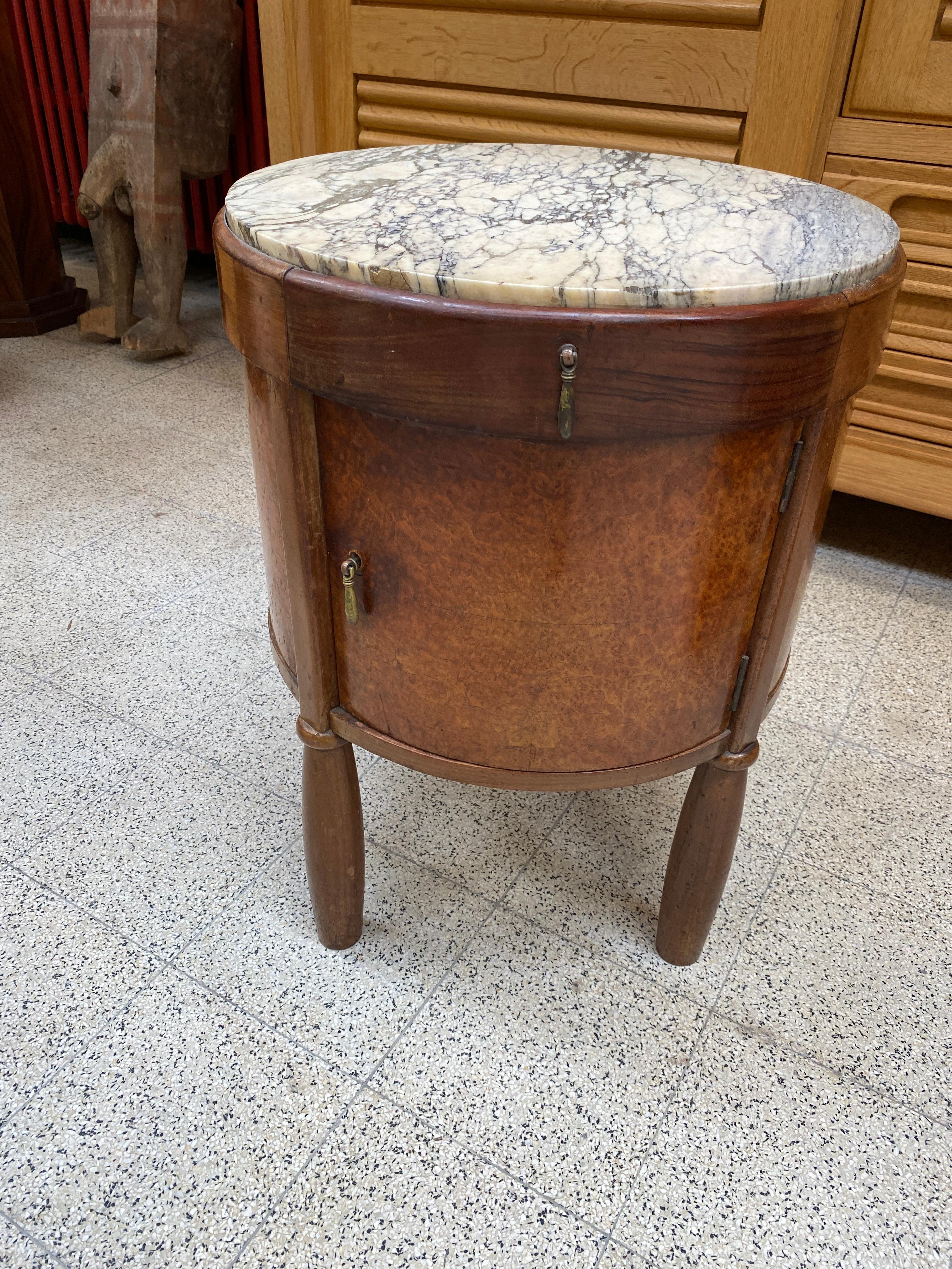 2 Art Deco Bedside Tables in Mahogany, Amboyna Burl and Marble, circa 1930 For Sale 3