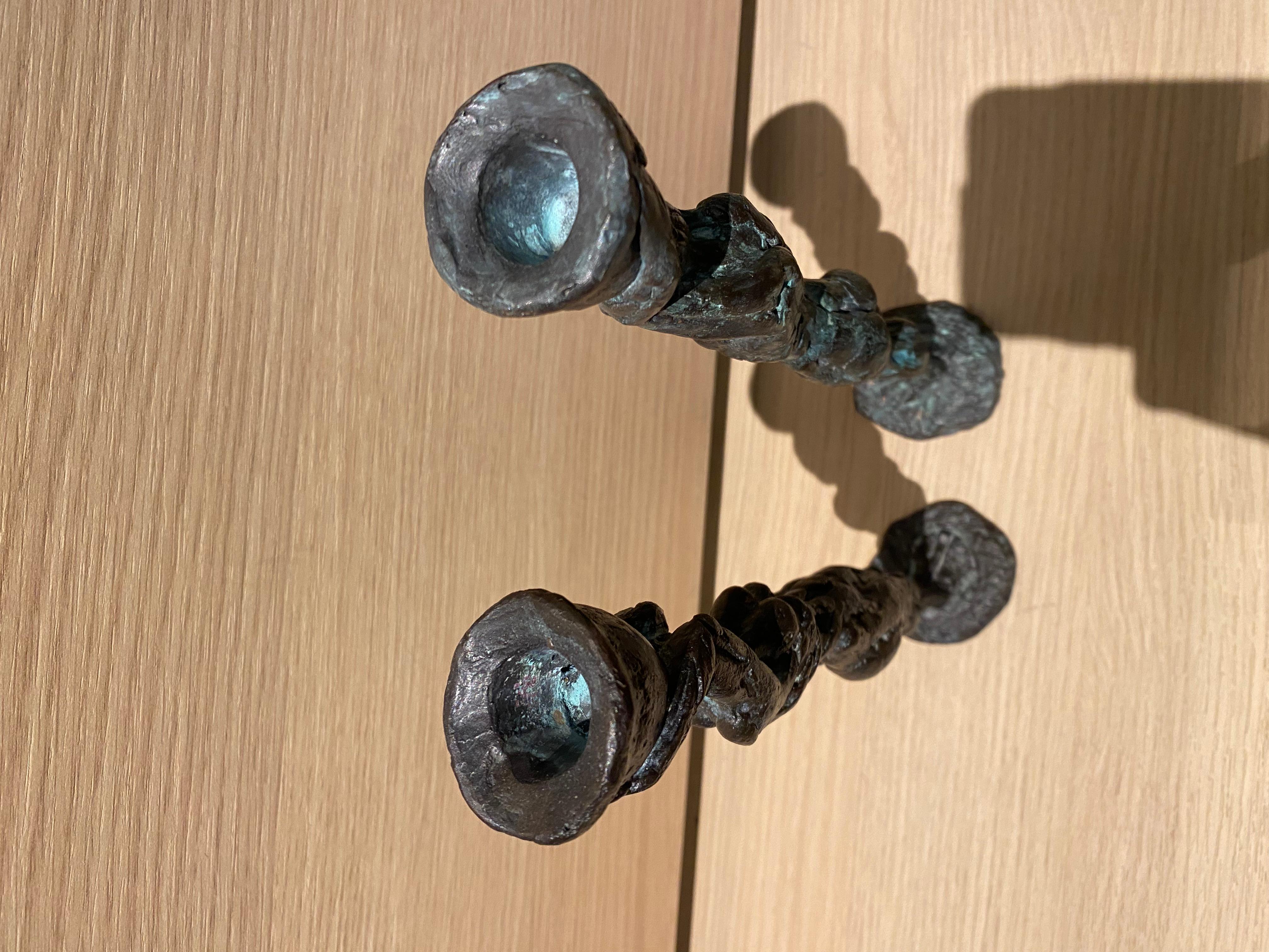2 Chandeliers Art Déco en bronze d'après Alberto Giacometti, signés A. Moreno en vente 7