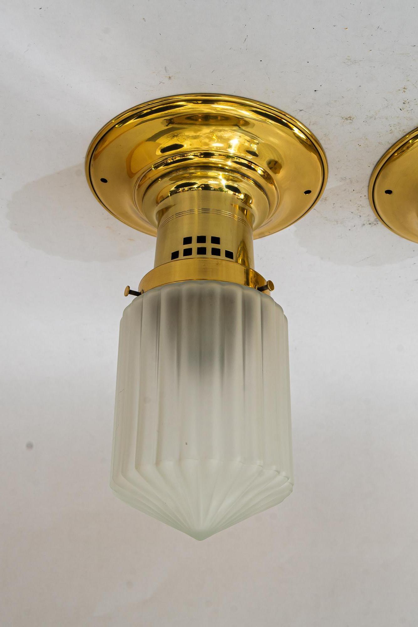 Laiton 2 plafonniers Art déco avec verres cathédrales vienne vers 1920 en vente