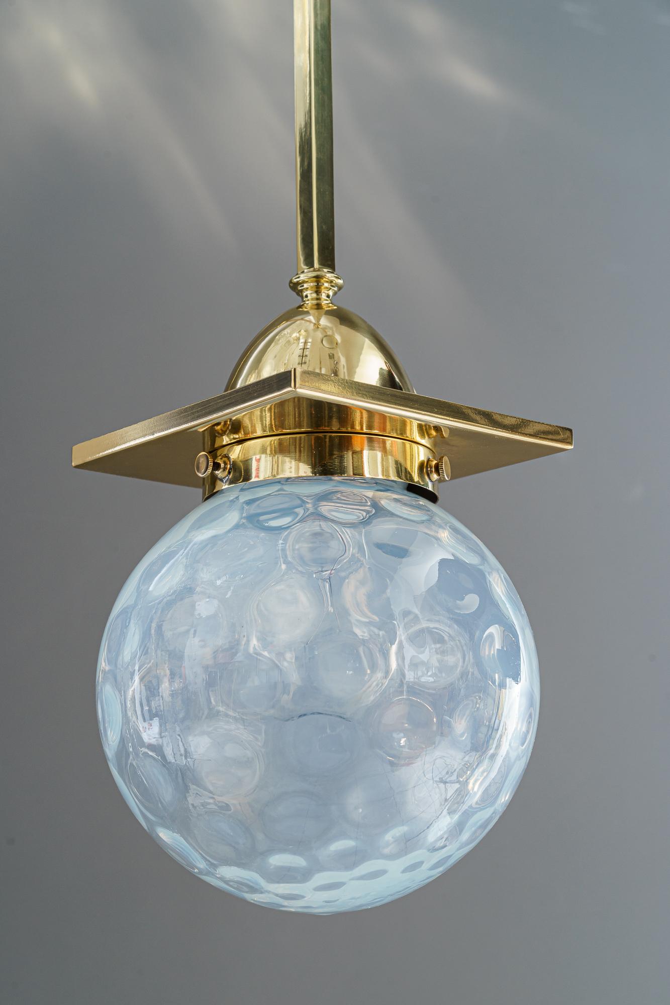 2 Art Deco Deckenlampen mit original Glasschirmen Wien um 1920er Jahre  (Lackiert) im Angebot