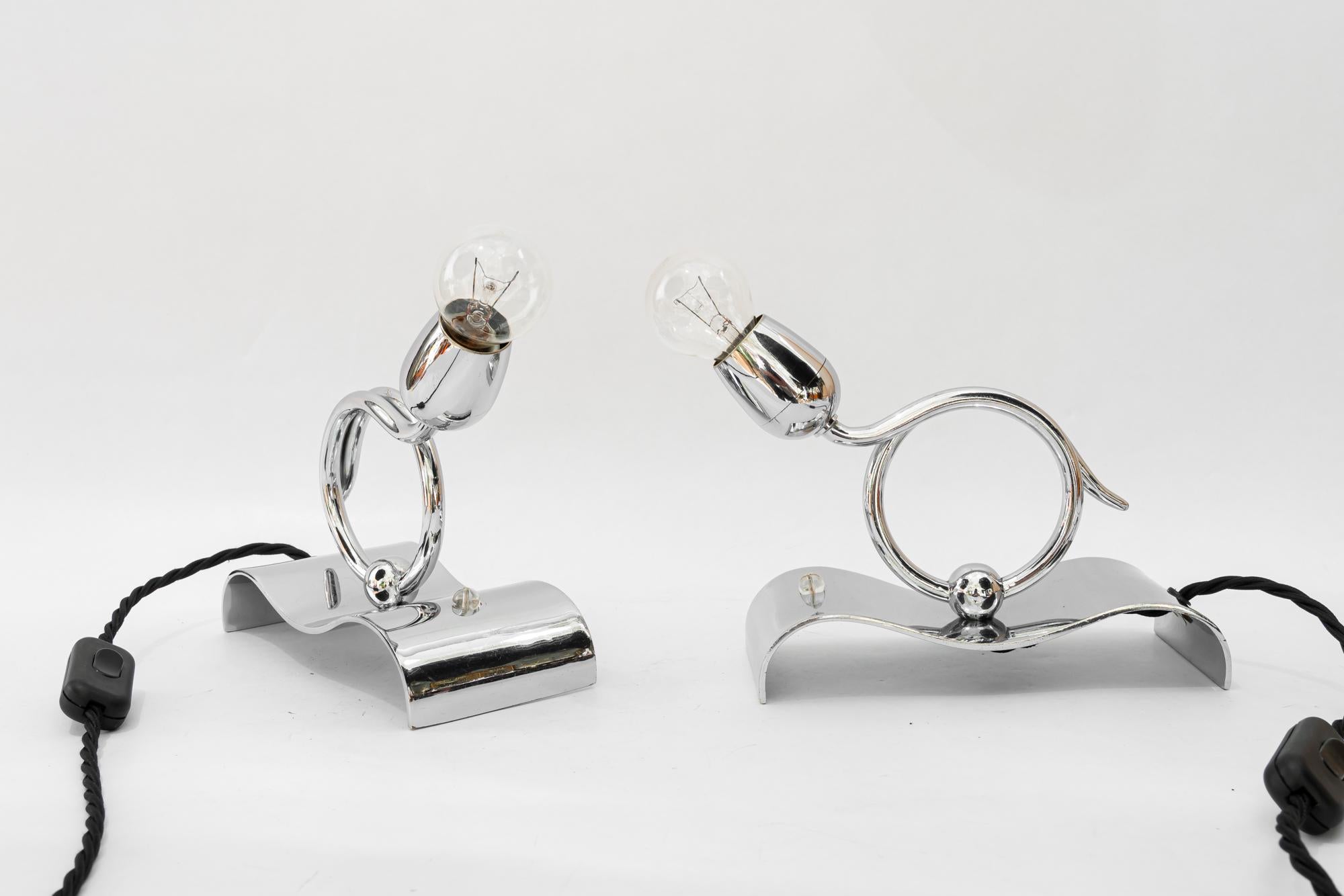 2 lampade da tavolo Art Deco cromate degli anni '20 circa
Condizioni originali