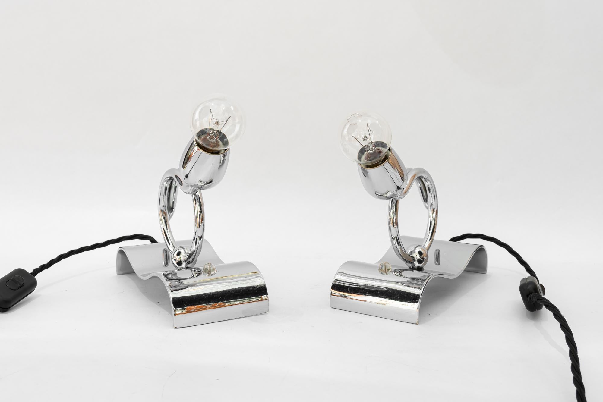 Austriaco 2 lampade da tavolo Art Deco cromate degli anni '20 circa in vendita