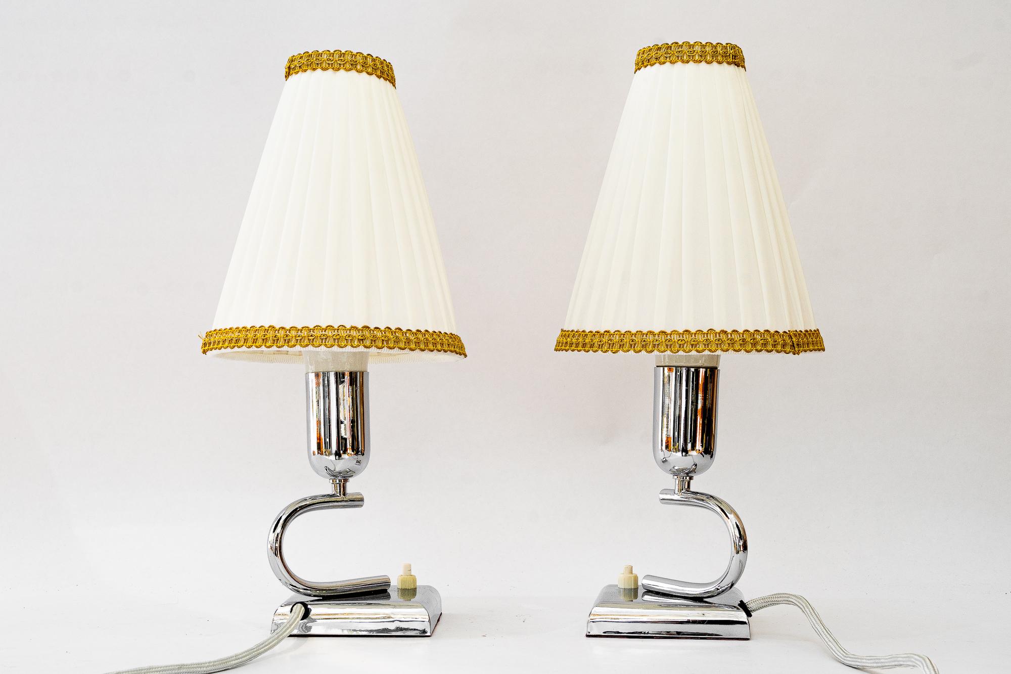 2 lampes de bureau Art Déco avec abat-jour en tissu d'origine viennoise des années 1920 Bon état - En vente à Wien, AT