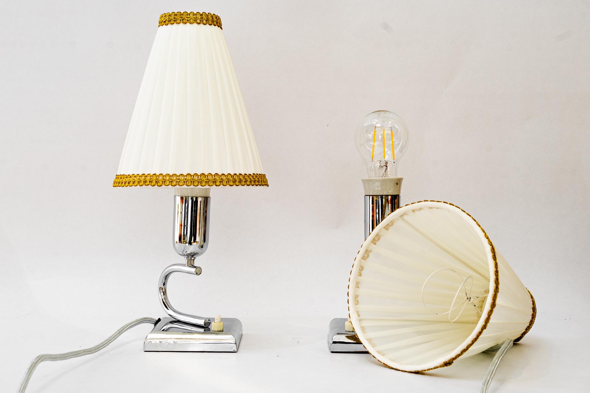 2 lampes de bureau Art Déco avec abat-jour en tissu d'origine viennoise des années 1920 en vente 1