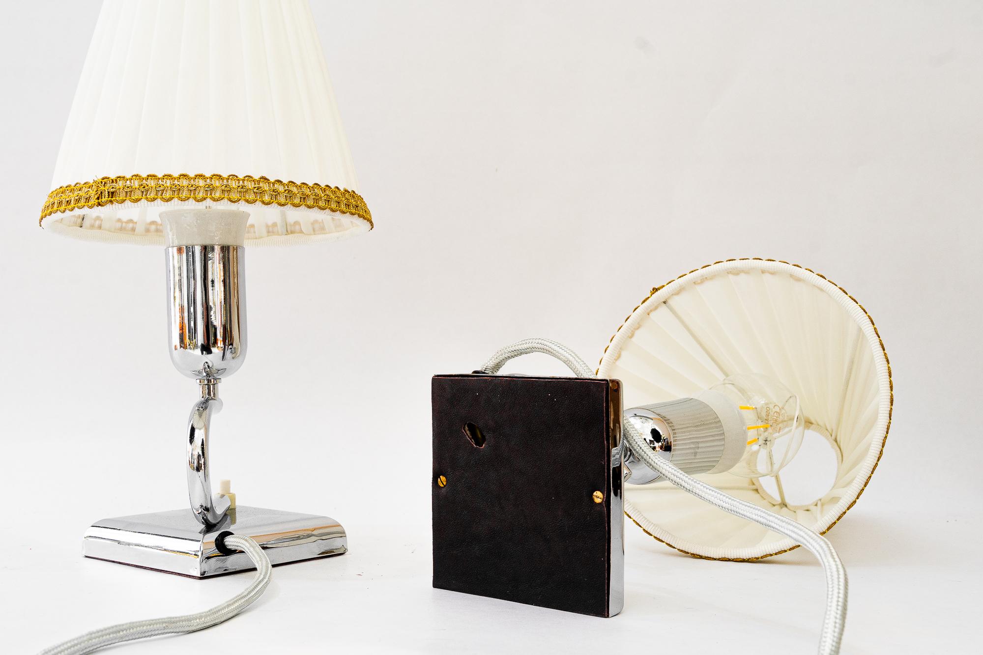 2 lampes de bureau Art Déco avec abat-jour en tissu d'origine viennoise des années 1920 en vente 2