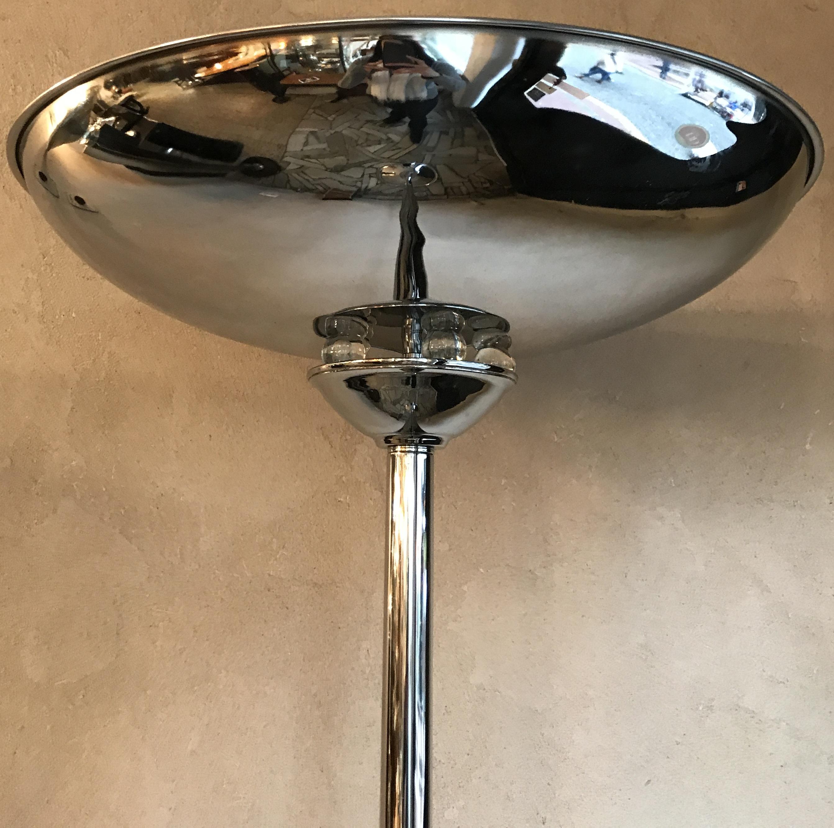 2 floor lamps Art Deco.

Materials: wood, glass, chrome
France
1930
You want to live in the golden years, those are the floor lamps that your project needs.
We have specialized in the sale of Art Deco and Art Nouveau styles since 1982.
Pushing the
