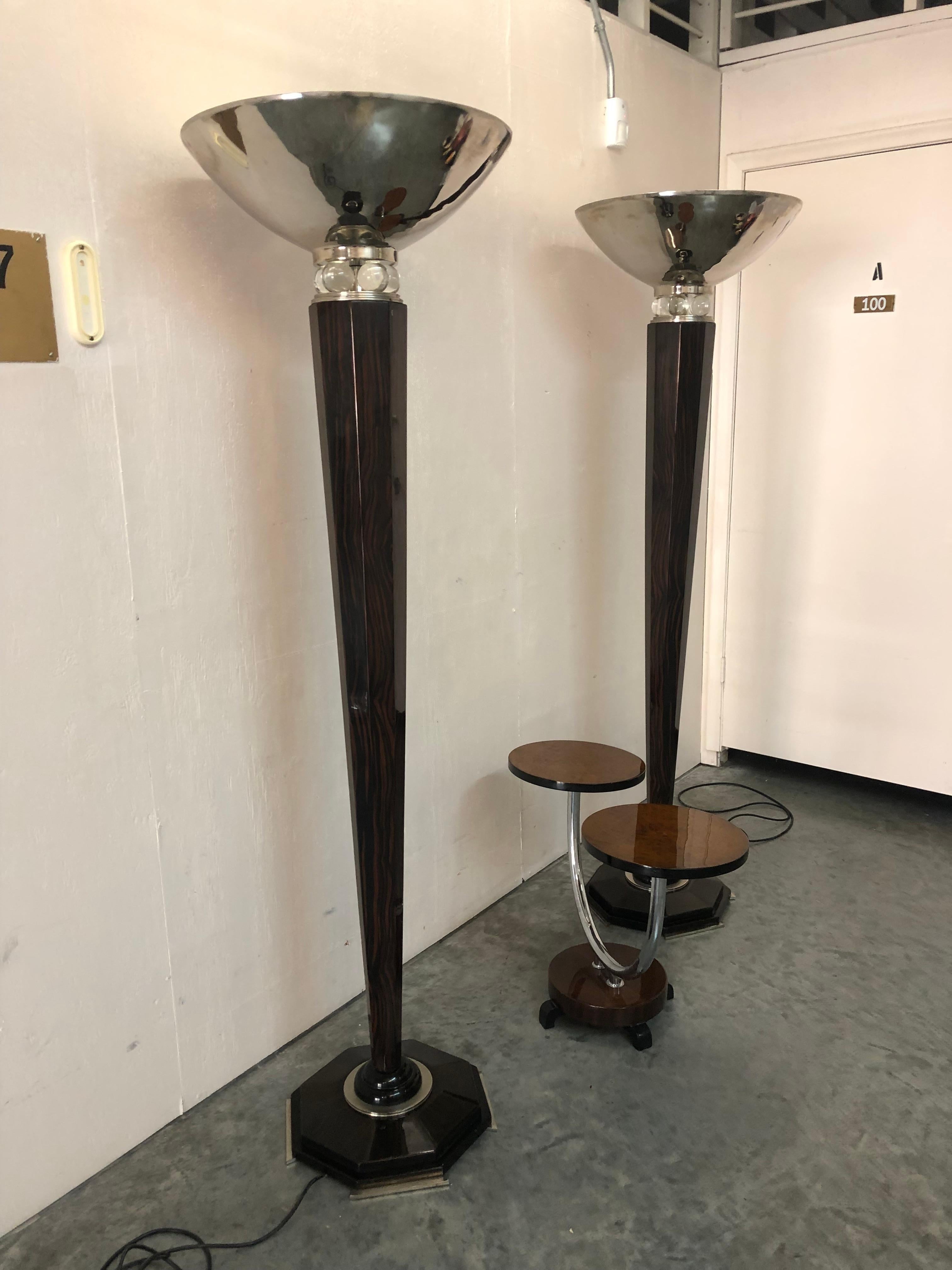 2 floor lamps Art Deco

Materials: wood, glass, chrome
France
1920
You want to live in the golden years, those are the floor lamps that your project needs.
We have specialized in the sale of Art Deco and Art Nouveau styles since 1982.
Pushing the
