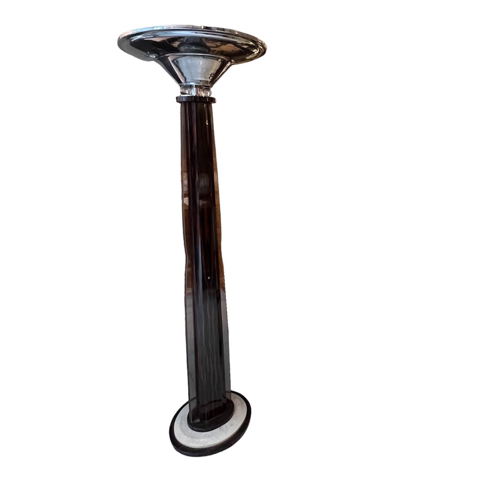 2 floor lamps Art Deco
Materials: wood, glass, chrome
France
1920
You want to live in the golden years, those are the floor lamps that your project needs.
We have specialized in the sale of Art Deco and Art Nouveau styles since 1982.
Pushing the