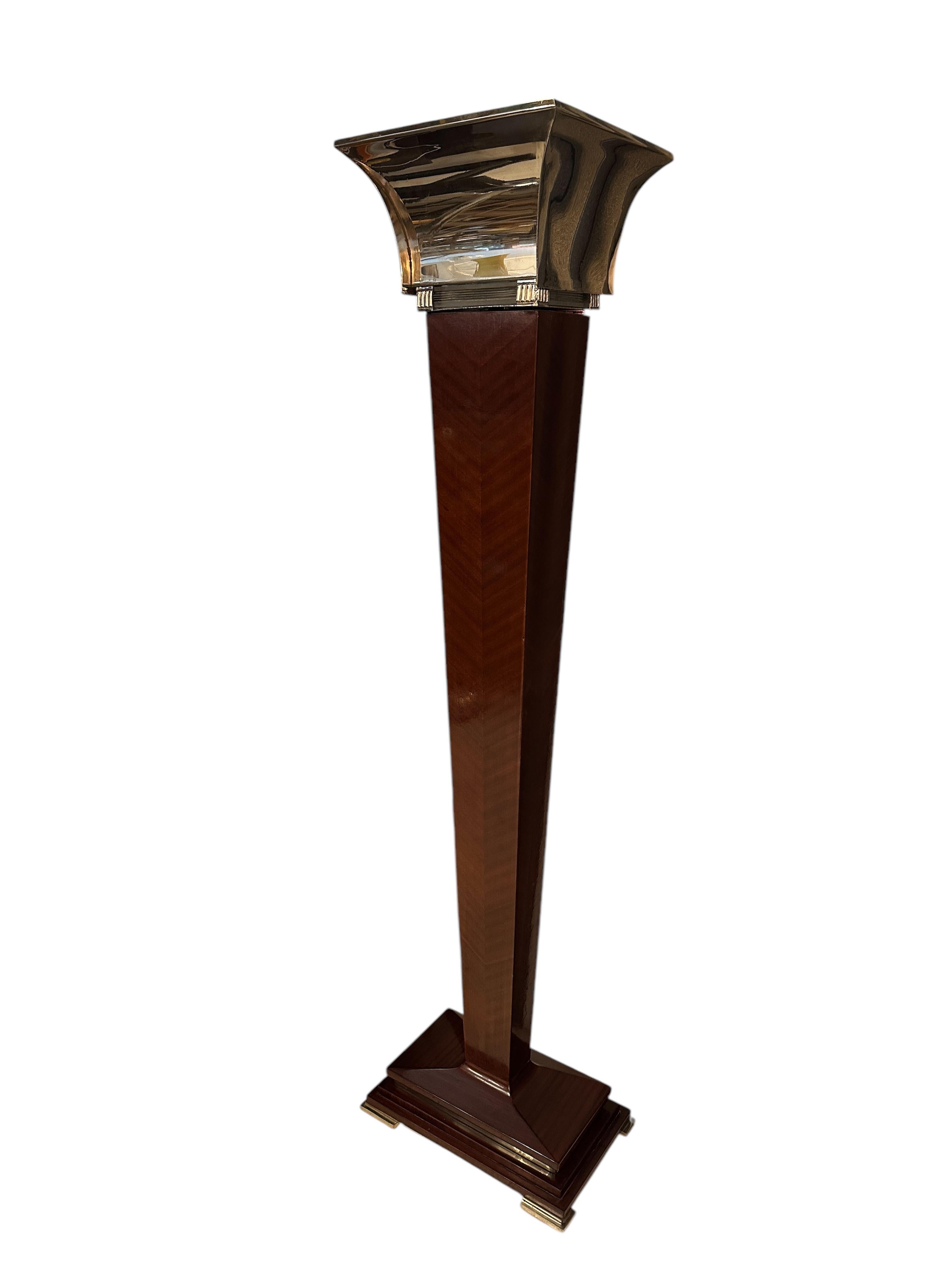 Francese 2 Lampade da terra Art Déco, Francia, Materiali: vetro, legno e cromo, 1930 in vendita