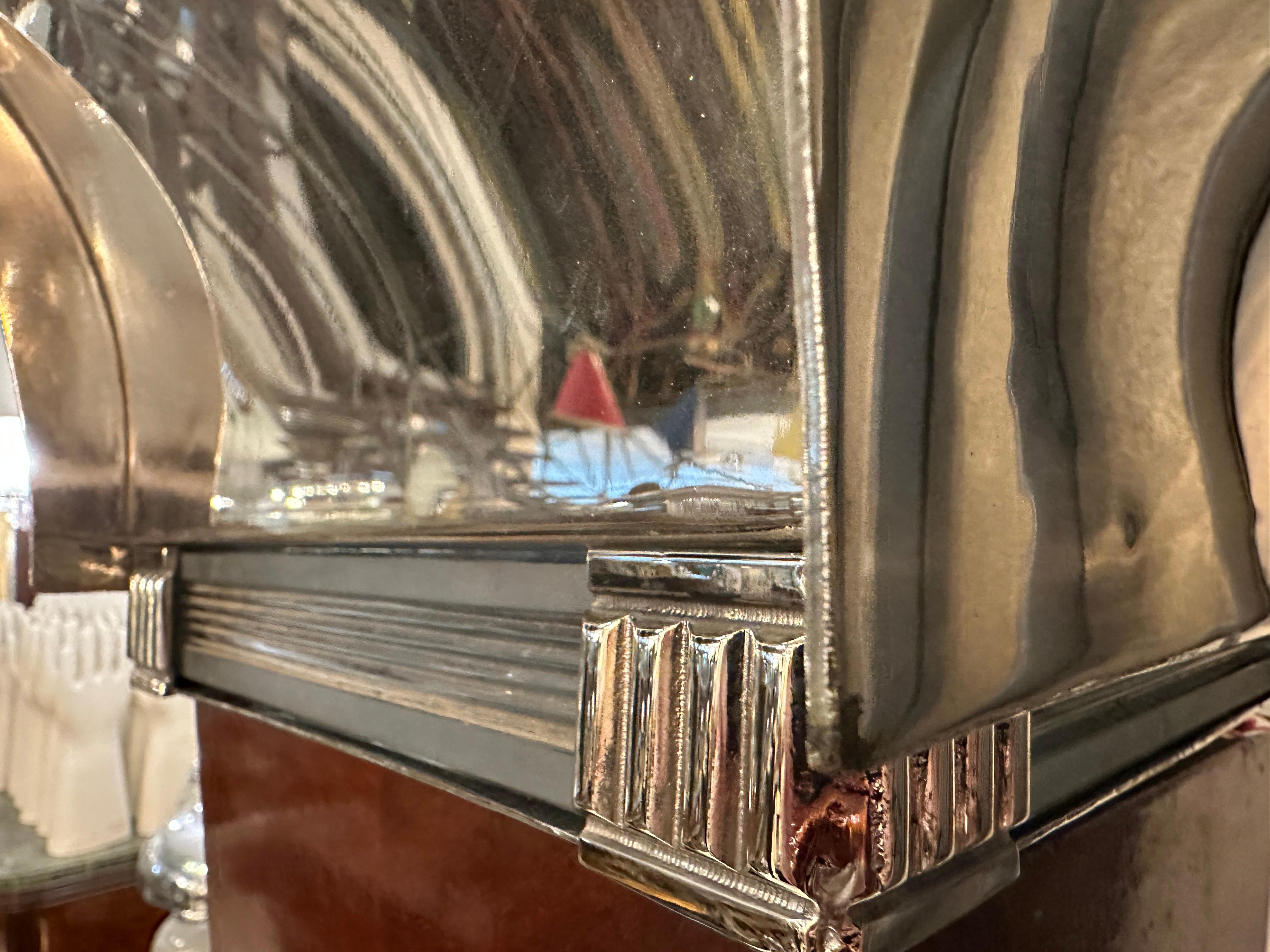 2 Lampade da terra Art Déco, Francia, Materiali: vetro, legno e cromo, 1930 in vendita 1
