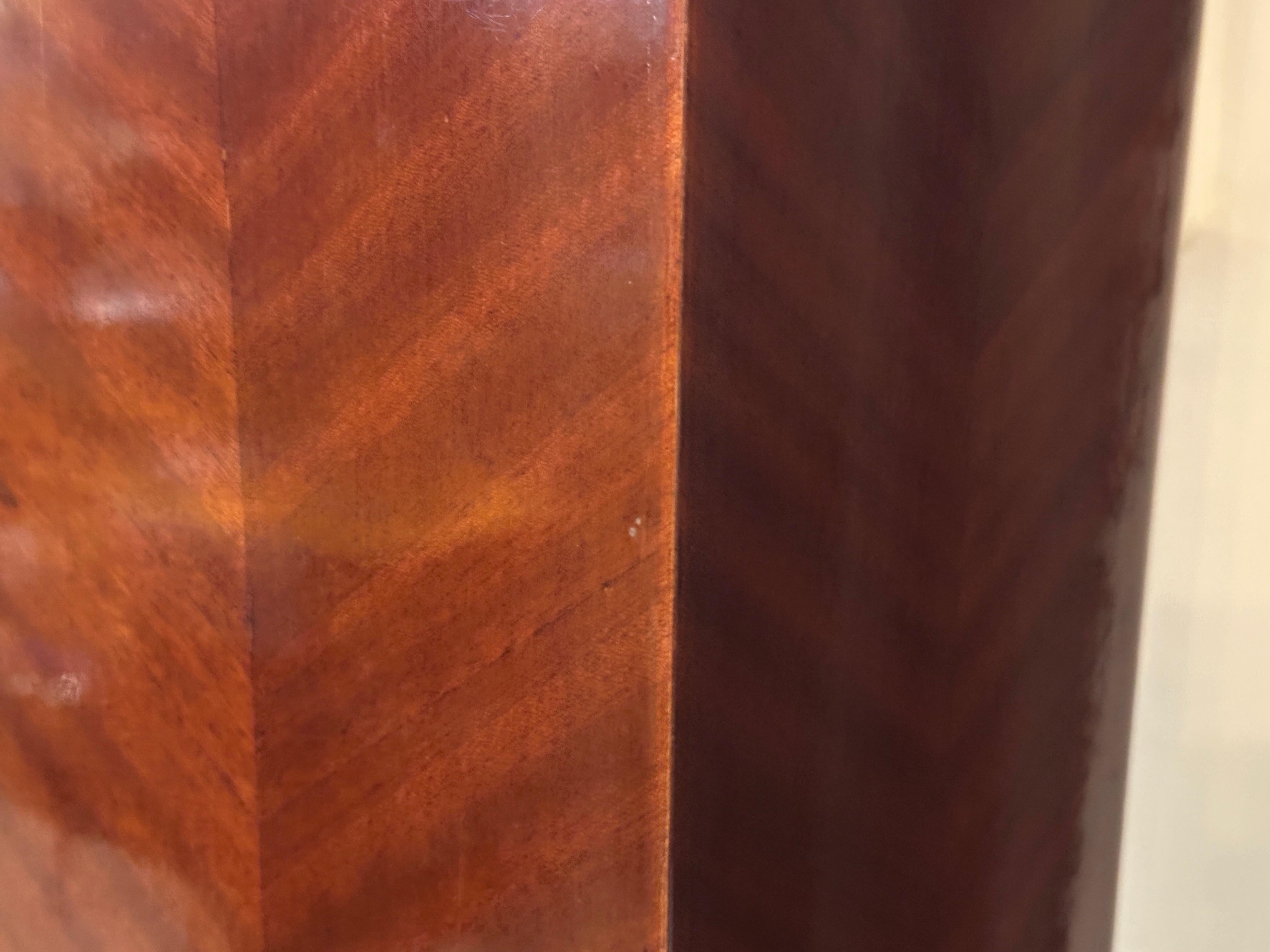 2 Lampade da terra Art Déco, Francia, Materiali: vetro, legno e cromo, 1930 in vendita 3