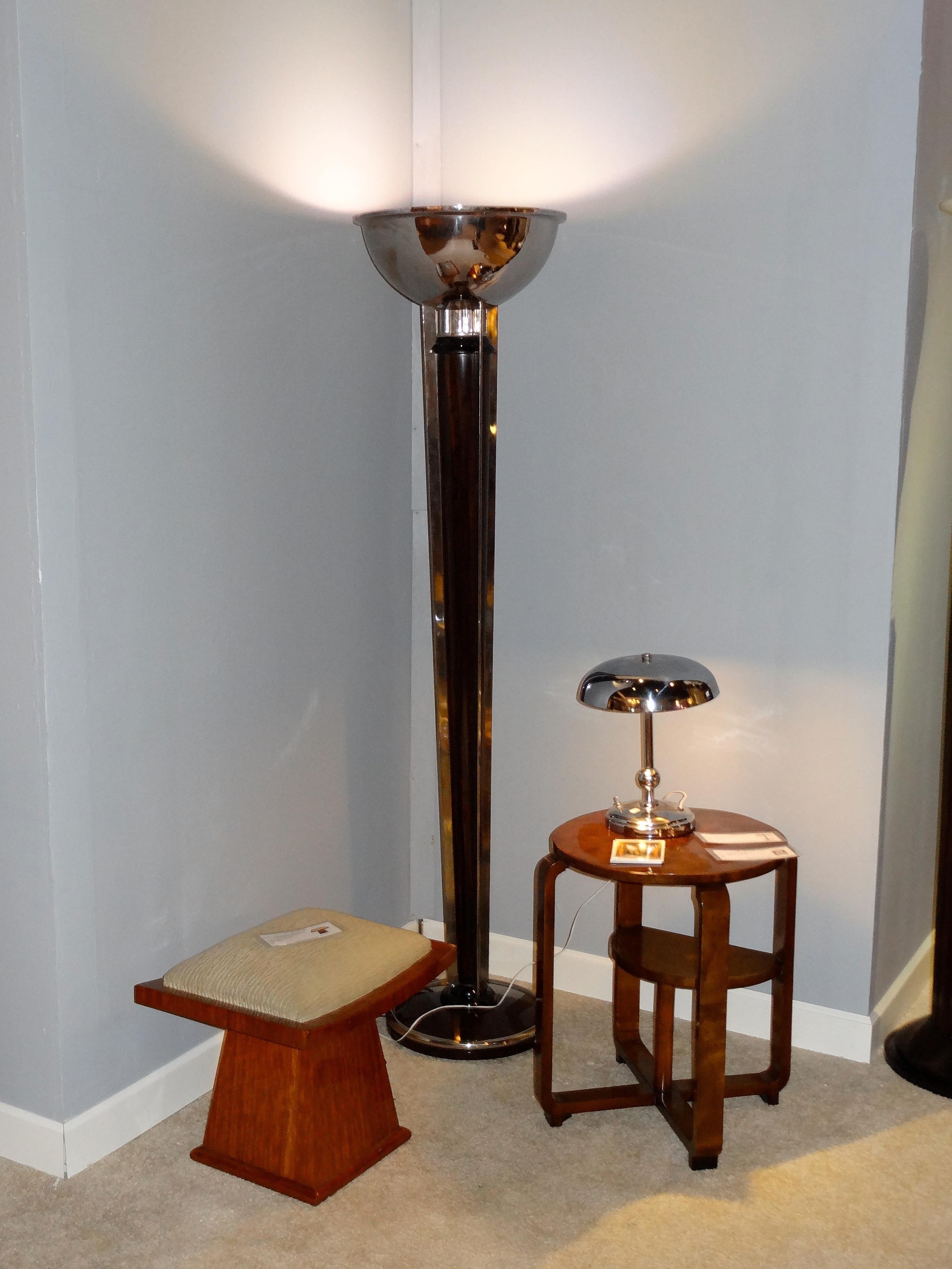 2 floor lamps Art Deco

Materials: wood, glass, chrome
France
1930
You want to live in the golden years, those are the floor lamps that your project needs.
We have specialized in the sale of Art Deco and Art Nouveau styles since 1982.
Pushing the