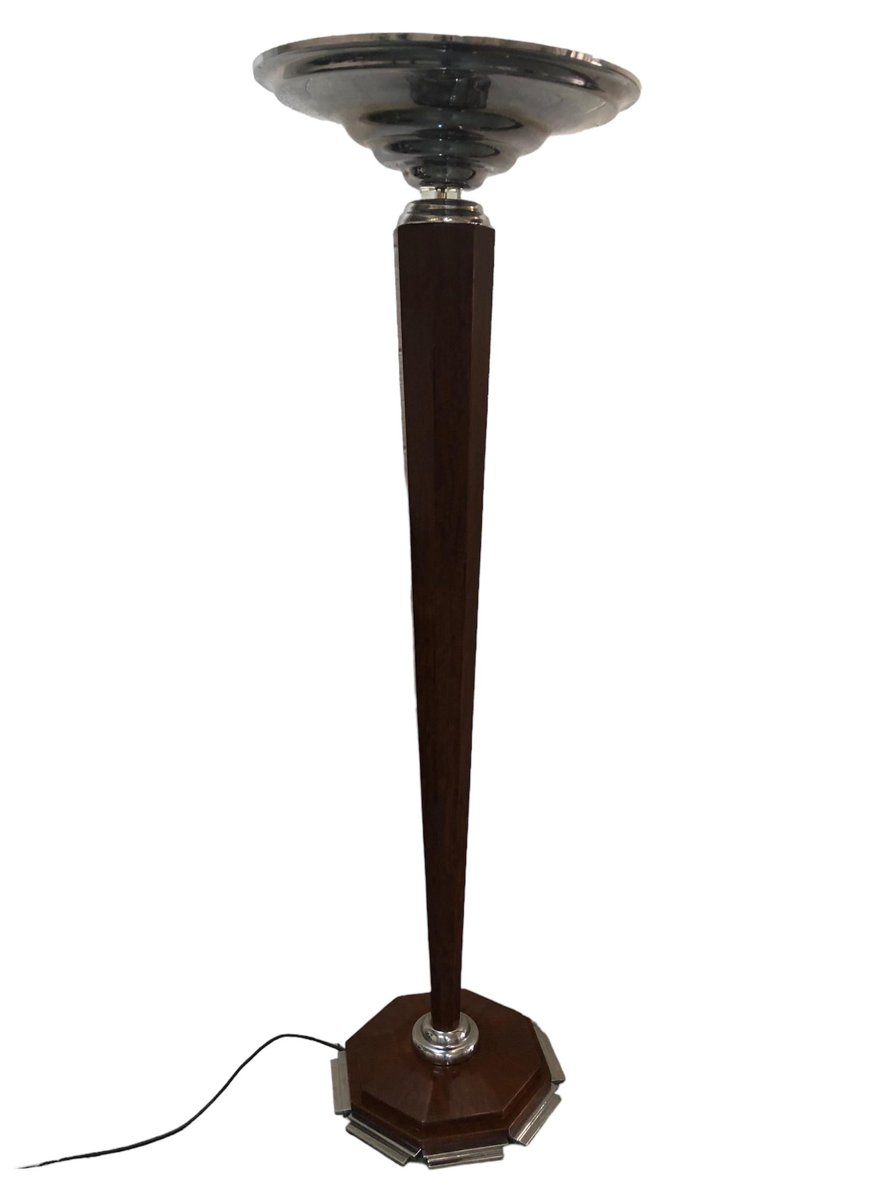 2 Lámparas de pie Art Decó, Francia, Materiales: Madera, cristal y Cromo, 1920 en venta 14