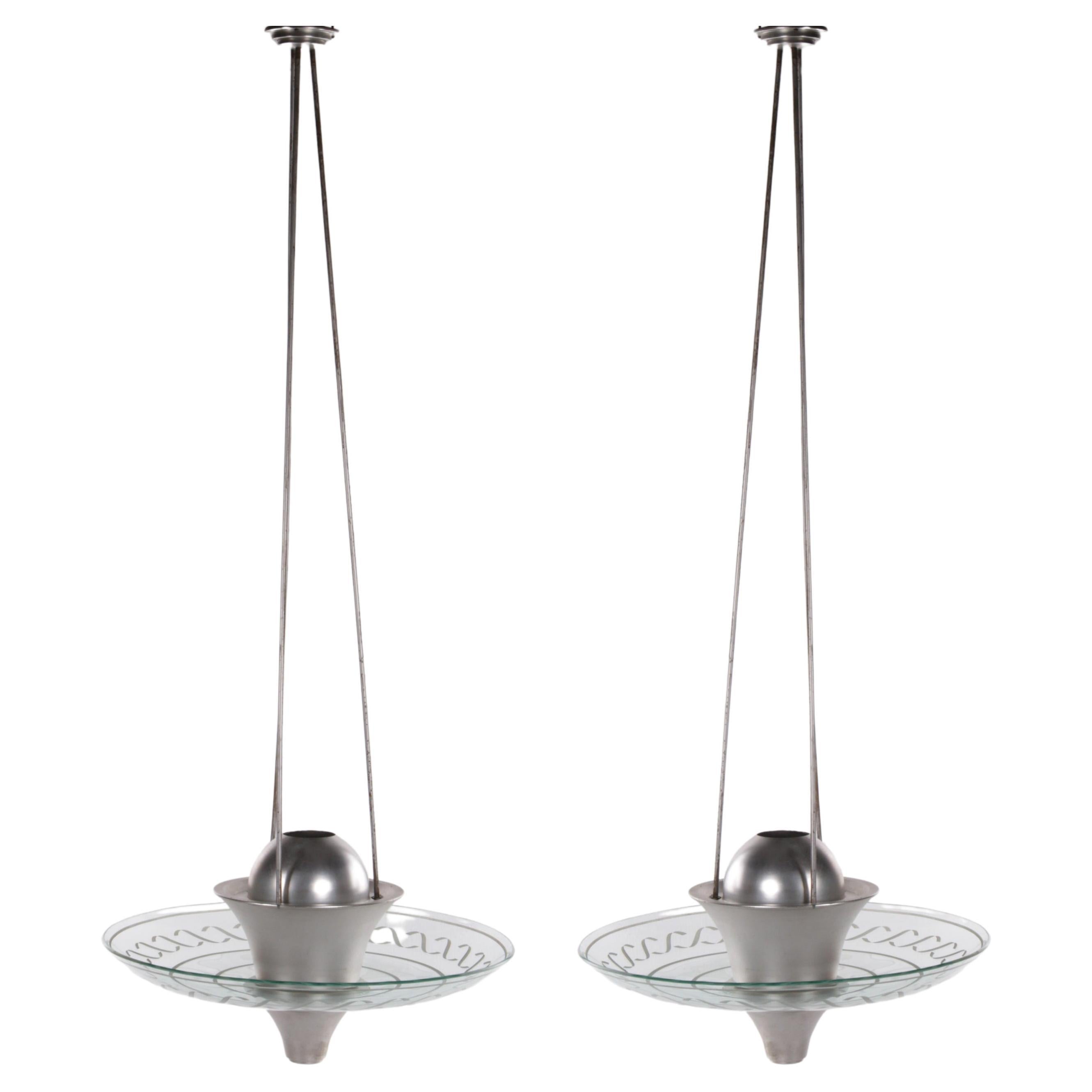 2 grandes lampes suspendues Art Déco avec verre taillé Angleterre 1930