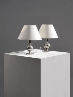 2 LÁMPARAS DE MESA ART-DECO MODERNISTA BAUHAUS NEOCLÁSICAS de metal plateado, Francia 1930