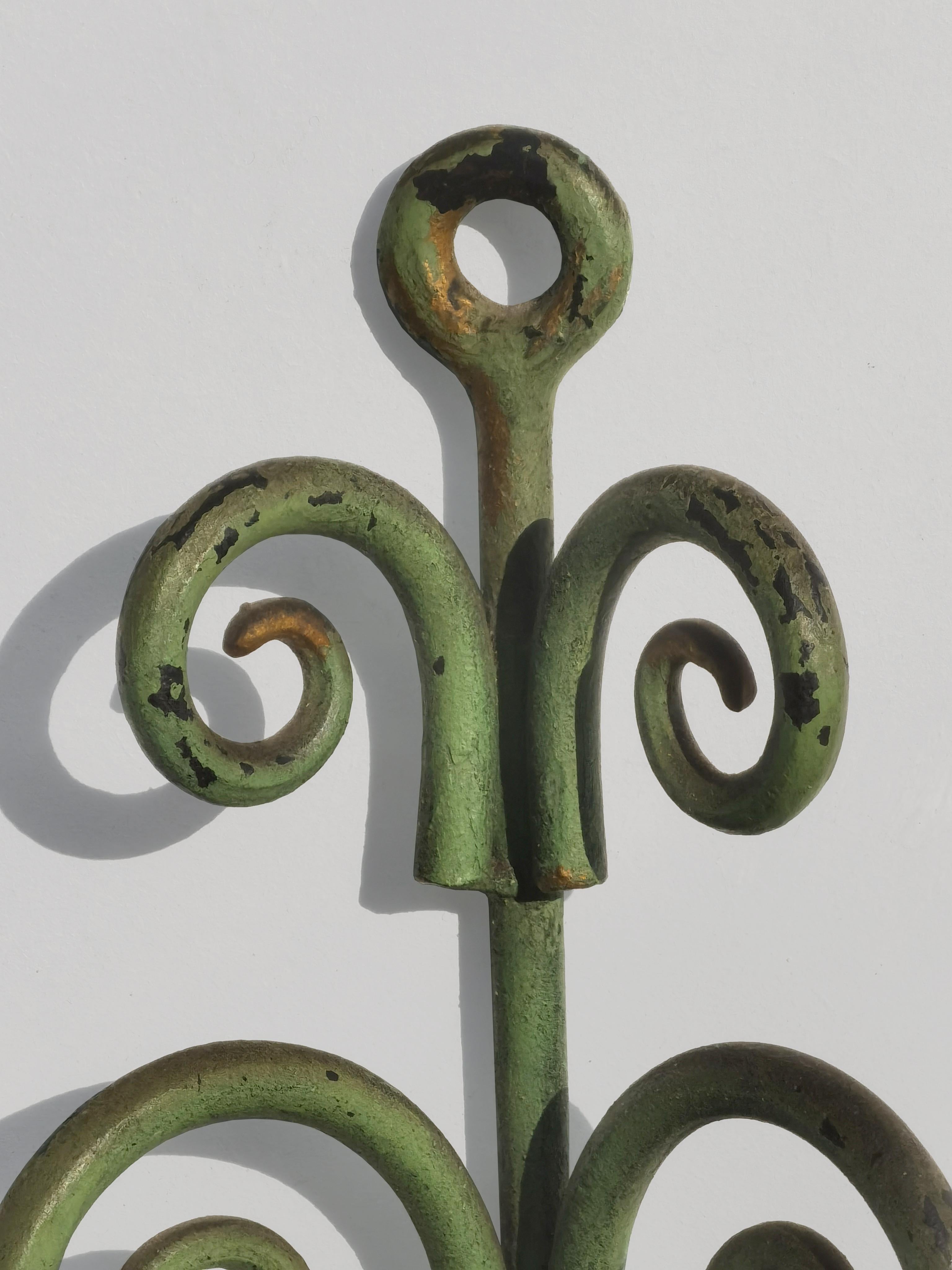 2 LÁMPARAS DE PARED DE HIERRO FORJADO ART-DECO NEOCLÁSICAS SHABBY-CHIC, Francia 1930 en Bastante bueno estado para la venta en PARIS, FR