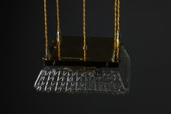 2 Art-Déco-Anhänger mit geschliffenen Glasschirmen Vienna um 1920