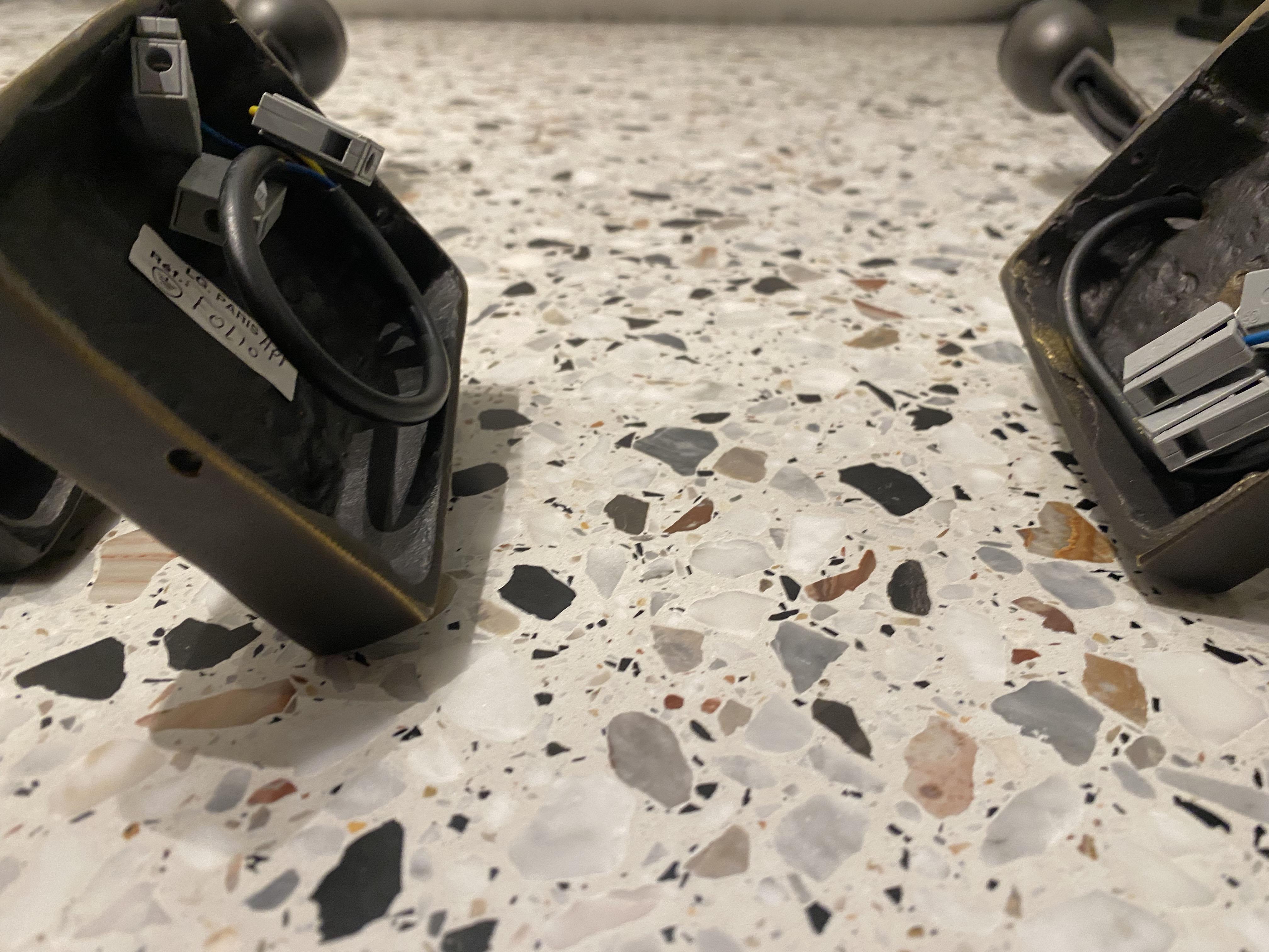 2 Art Deco style Bronze Leaf sconce after Giacometti, by Lucien Gau en venta 3