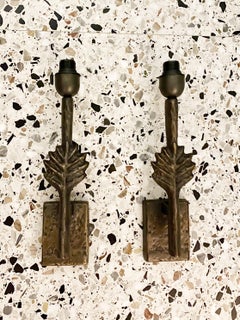 2 Applique à feuilles de bronze de style Art déco d'après Giacometti, par Lucien Gau