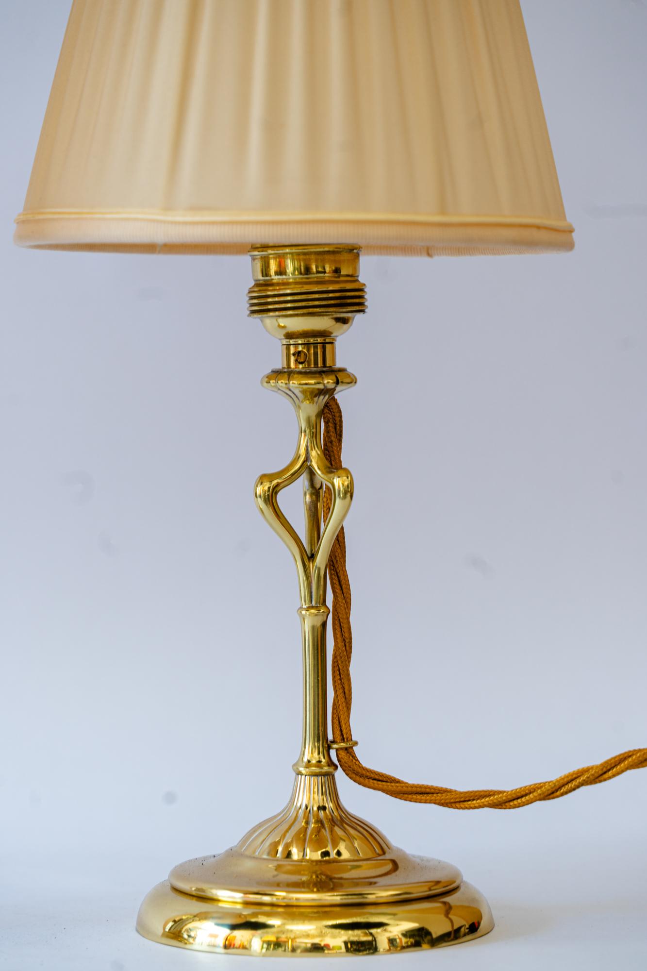 2 lampes de table Art Deco vienne vers 1920
Polis et émaillés au four
Les stores en tissu sont remplacés (neufs).