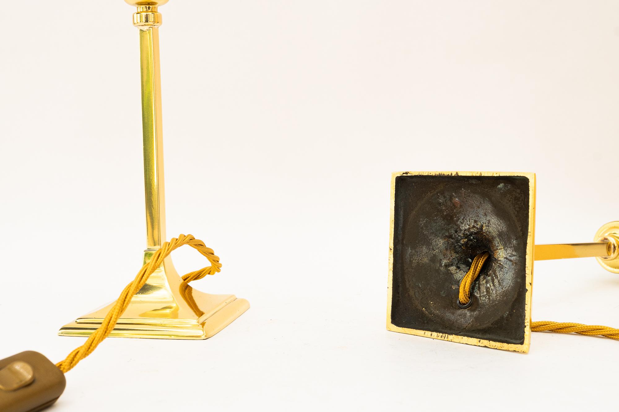 2 lámparas de mesa art déco con pantallas de tela viena hacia 1920 en venta 2