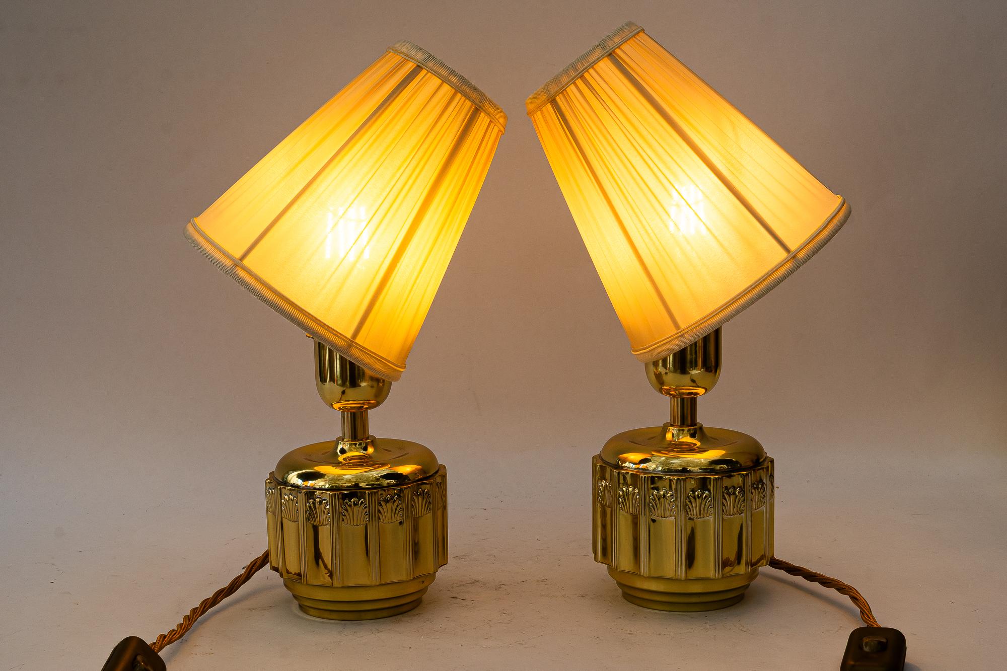 2 lámparas de mesa art déco con pantallas de tela viena hacia 1920 en venta 4