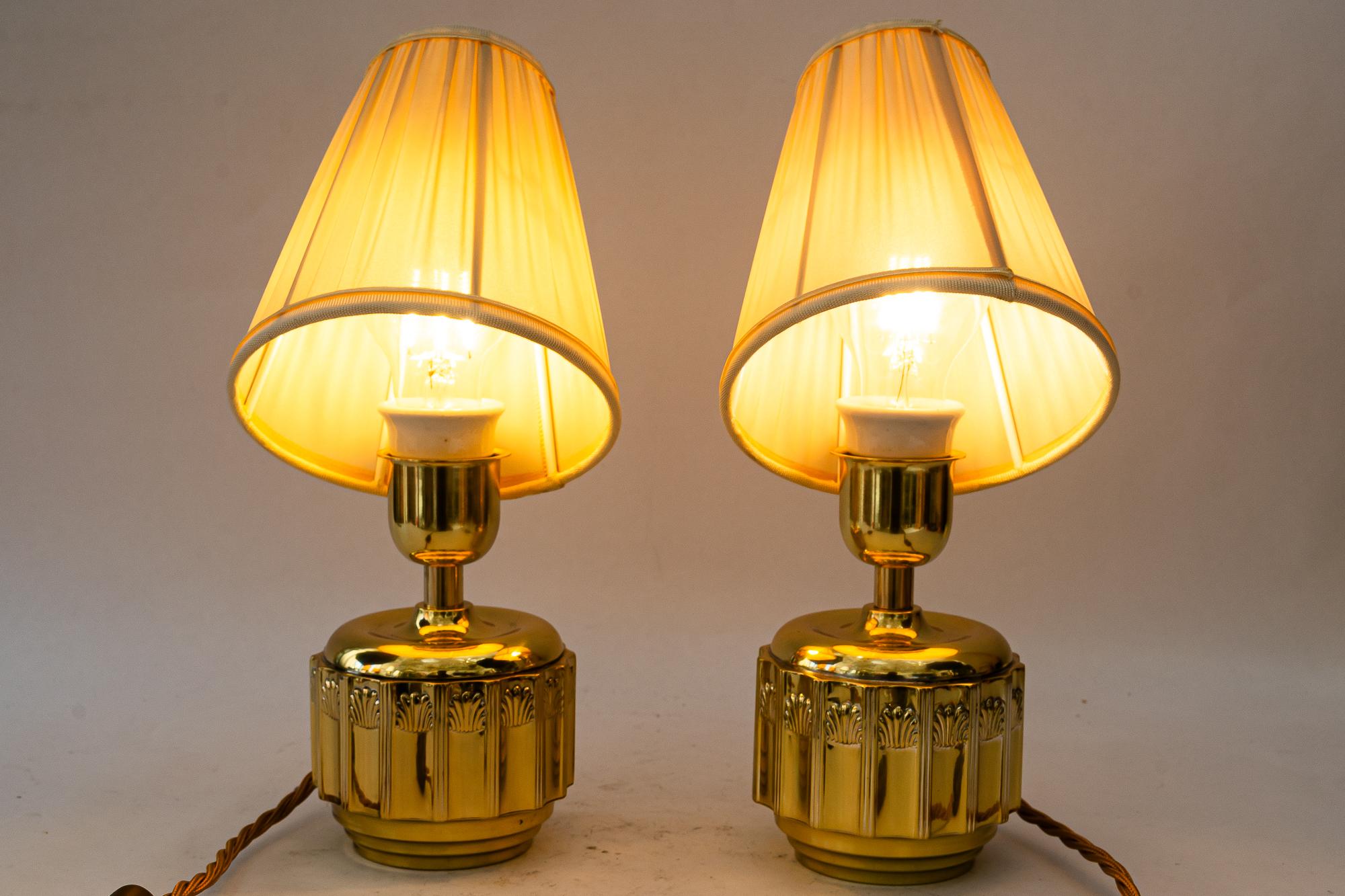 2 lámparas de mesa art déco con pantallas de tela viena hacia 1920 en venta 5